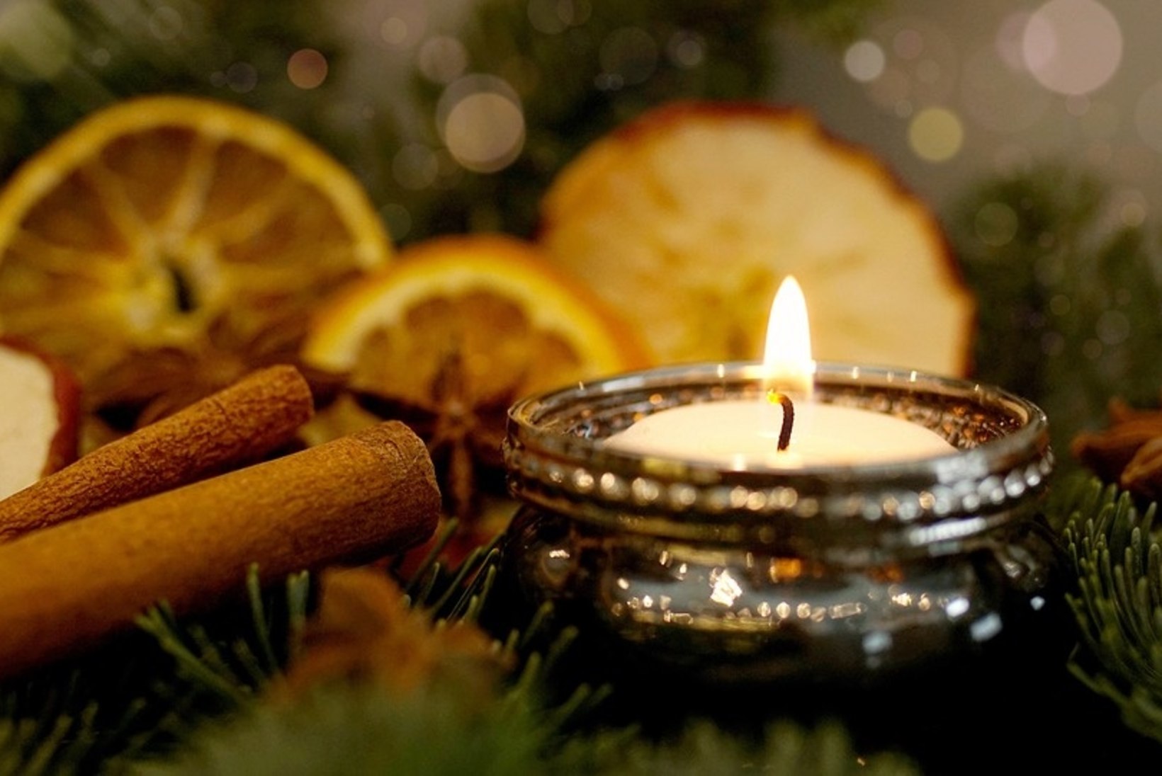Pineenist eugenoolini – millised ained tekitavad jõululõhna?