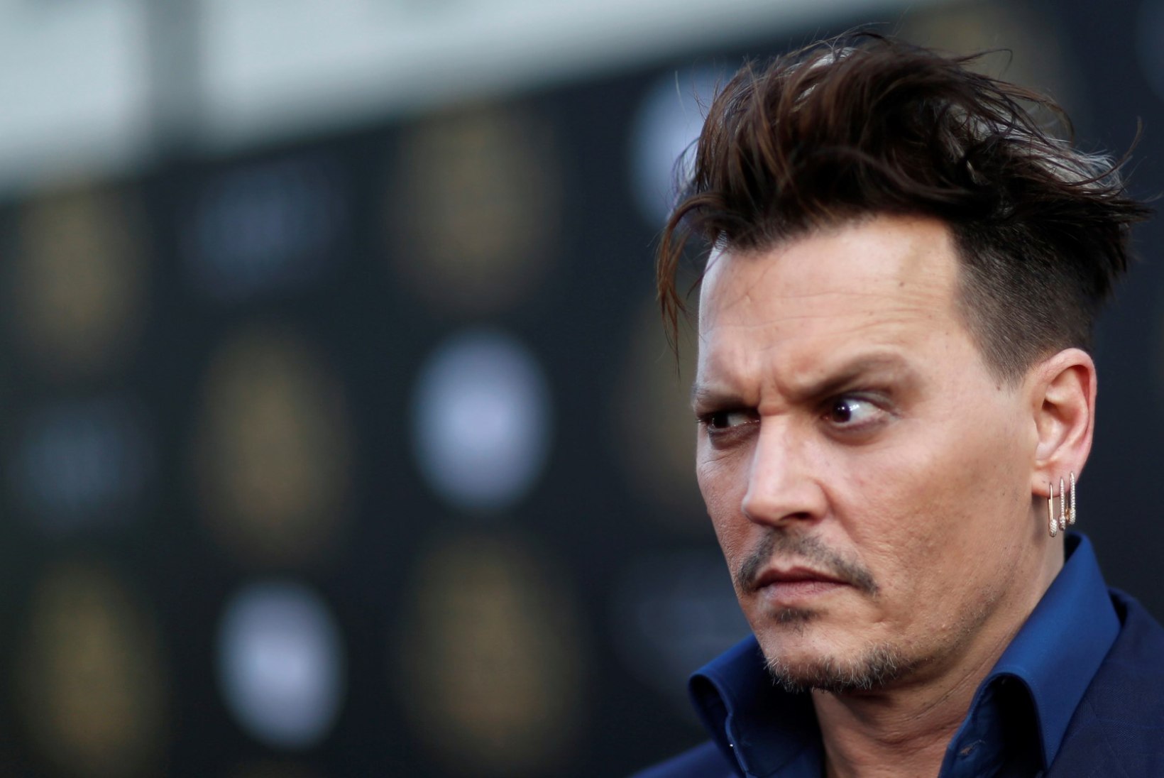NÄPUD PÕHJAS: Johnny Depp laristab iga kuu 2 miljoni dollari ringis 