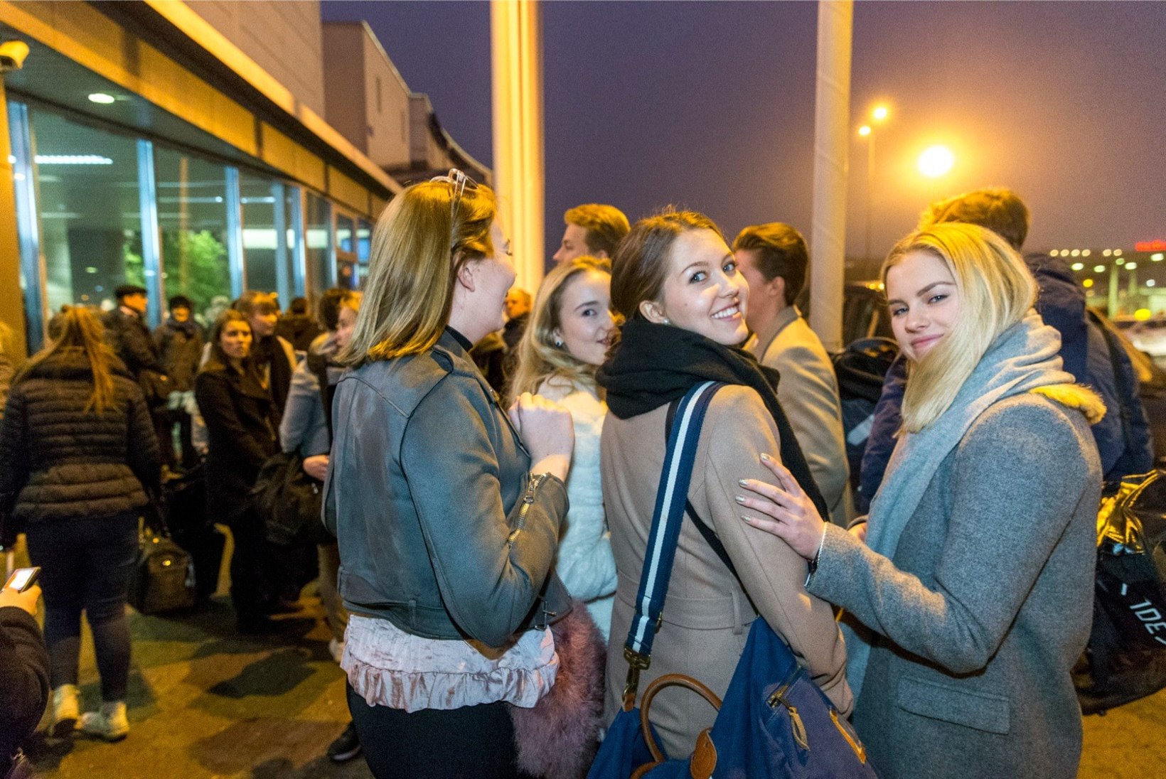 FOTOD | Soome koolilõpetajad tulid Tallinna pidu panema