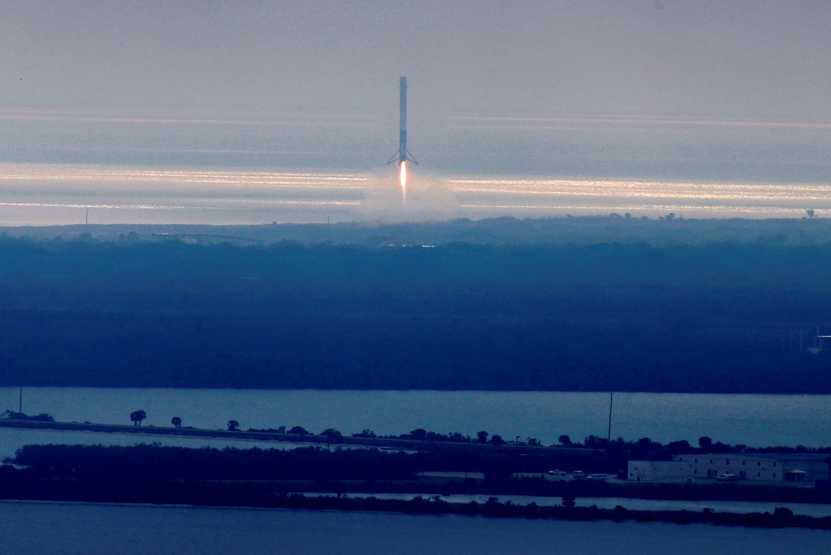 VIDEO | Cape Canaveralil maandus edukalt Falcon 9