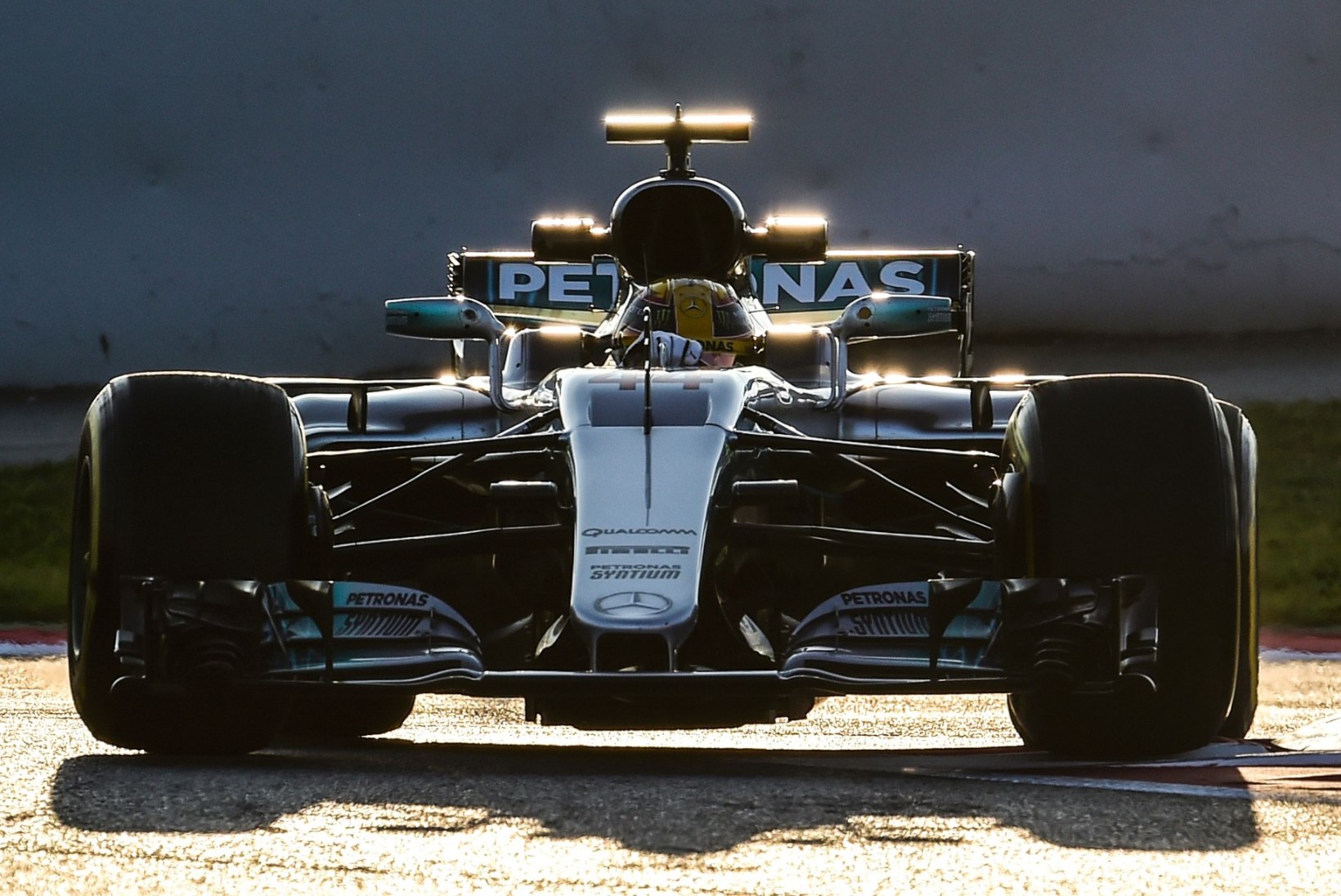 Lewis Hamilton: meie auto näeb teistest tuhat korda parem välja