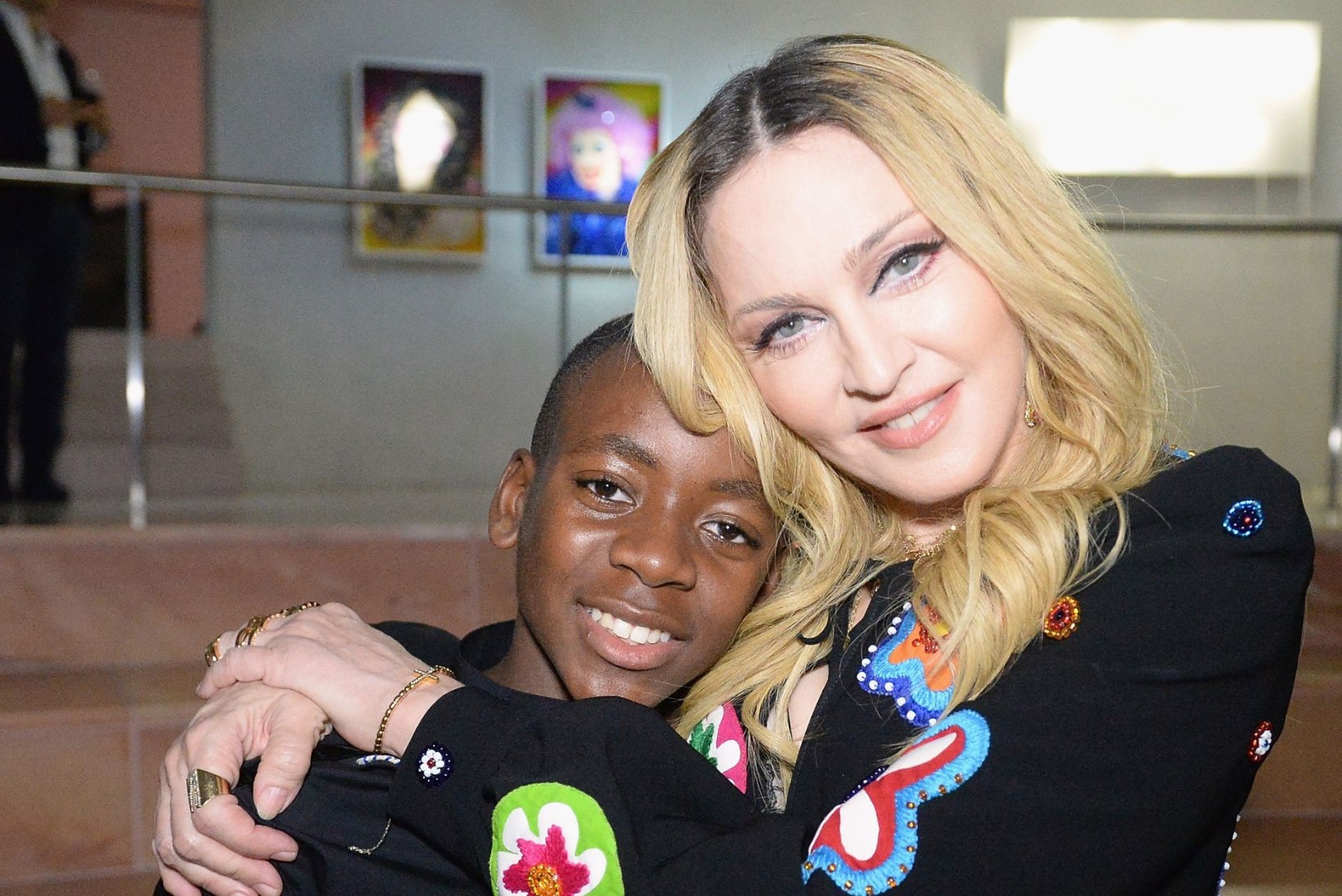 Madonna adopteeris nelja-aastased kaksikud