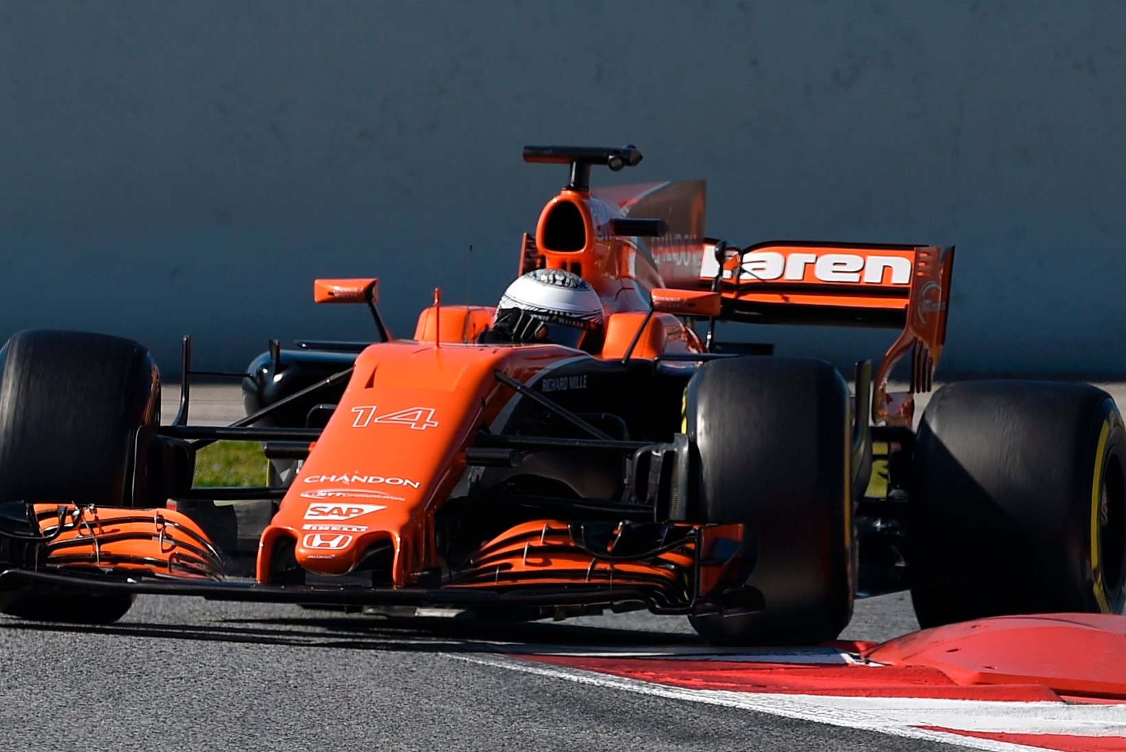 Fernando Alonso: F1 piloodid ei pea enam sõitma nagu väiksed lapsed