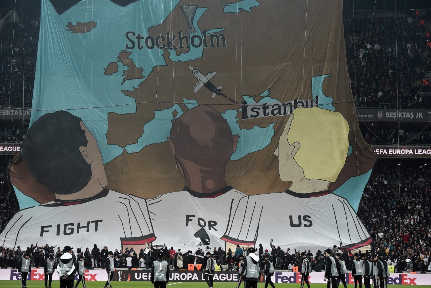 FOTOD | Türgi tippklubi fännid meisterdasid Euroopa liiga mänguks ägeda plakati 