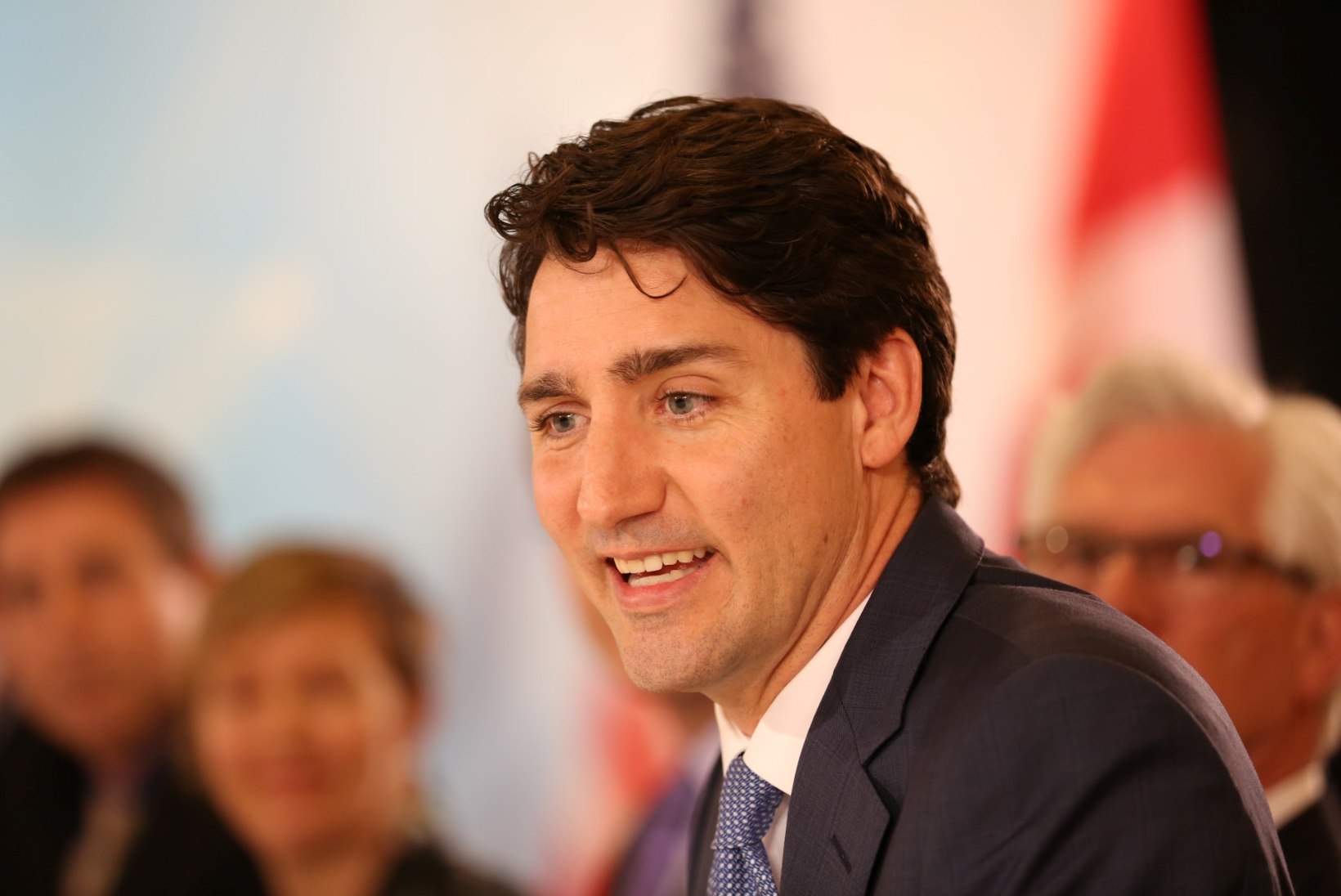 "Sõprade" täht andis Kanada peaministrile kitli peale