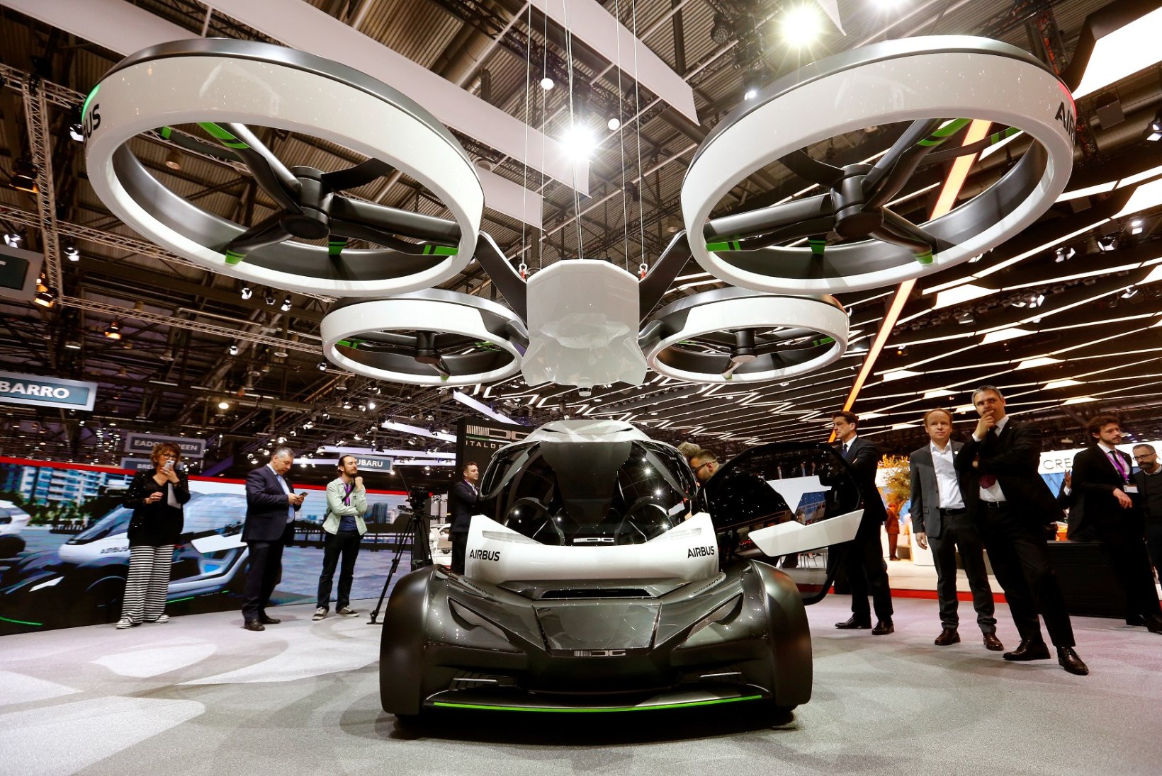 Auto ja drooni hübriid, mis võib ummikust lihtsalt üle lennata