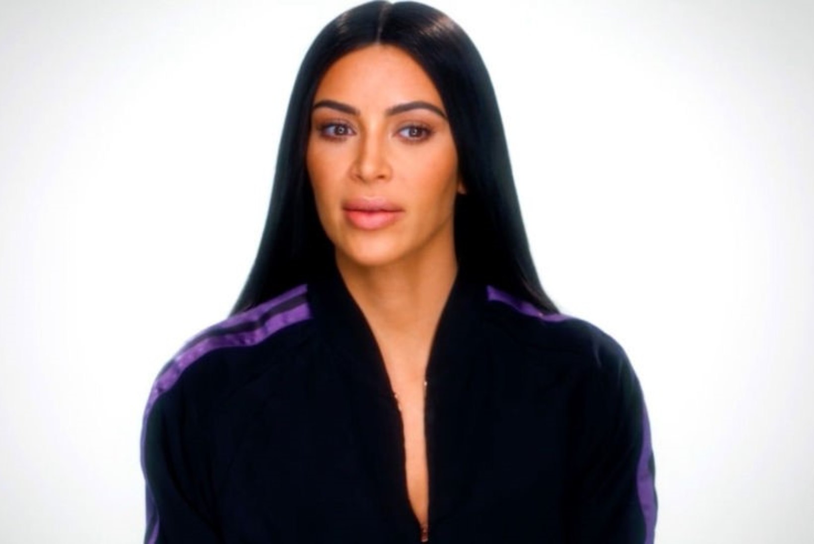 Kim Kardashian rääkis oma telesaates Pariisis toimunud röövist: ma arvasin, et nad vägistavad mind ja tulistavad mulle pähe