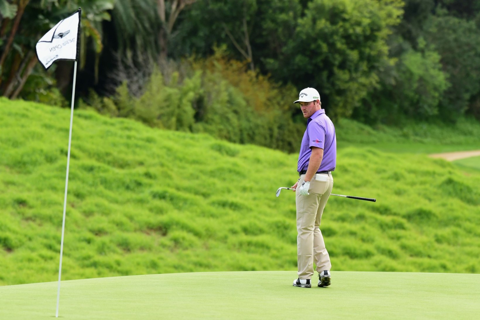 KUUMAD FOTOD | Ameerika profimängija kutsub Mastersile üliseksika caddie - kas ta üldse suudab siis golfile keskenduda?