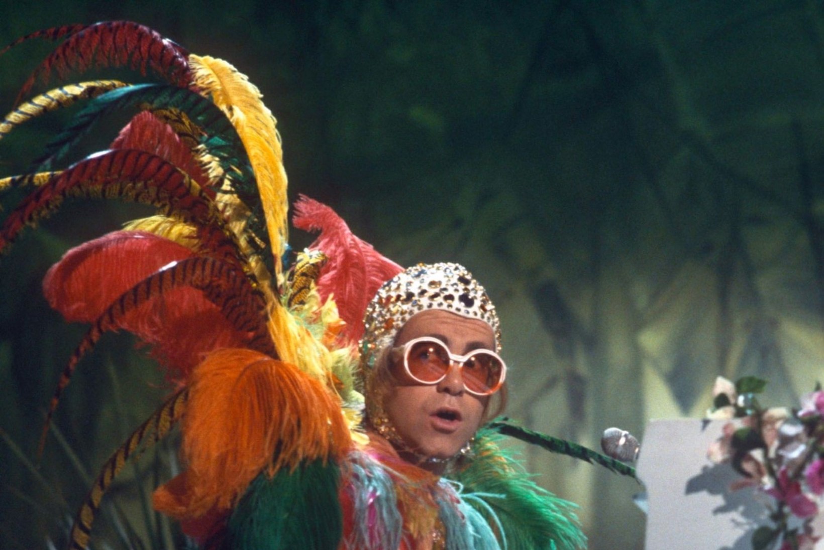 Elton John: "Olen biseksuaalne. Arvan, et piir tuleb tõmmata alles kitsede koha peal."