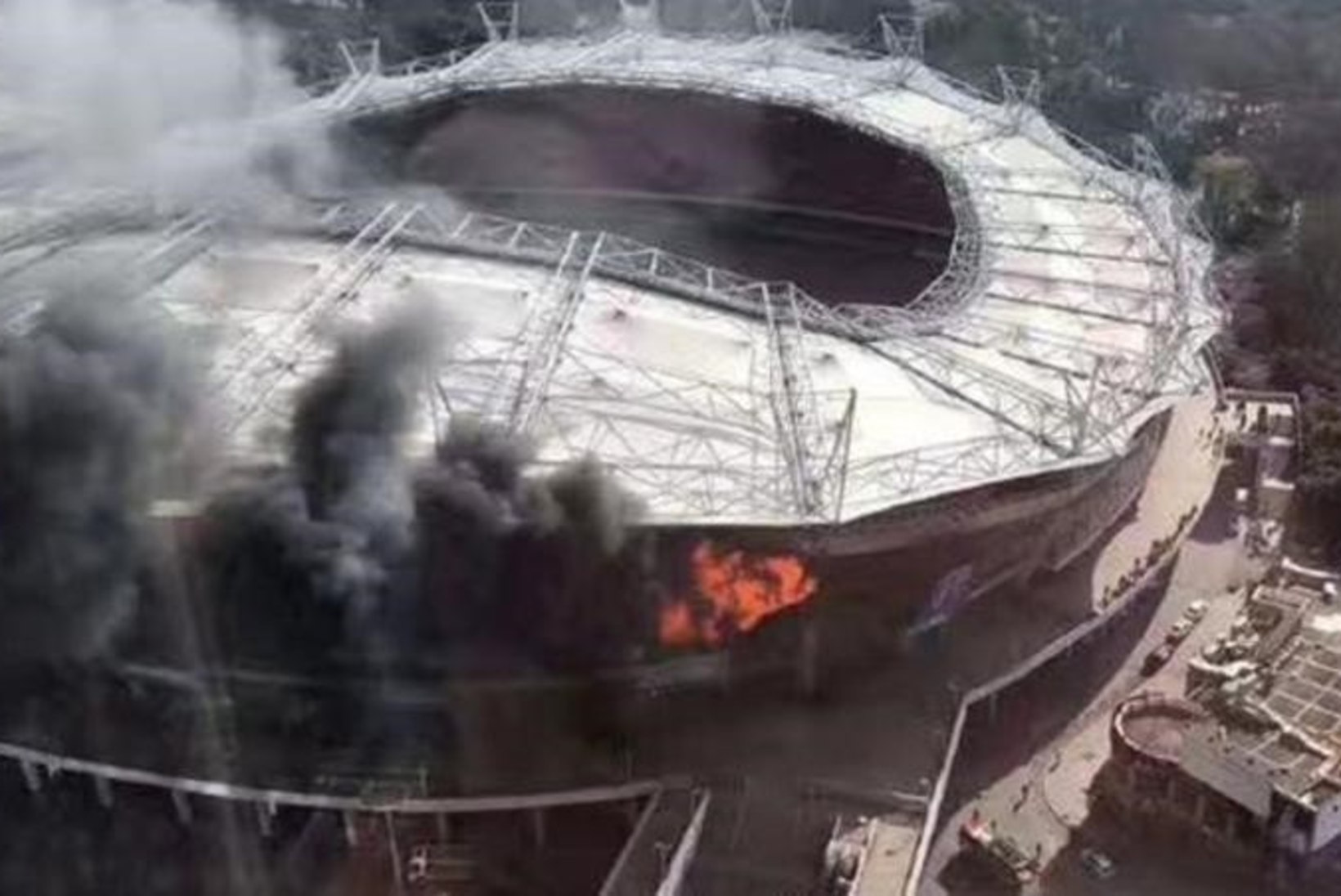 VIDEO JA FOTOD | Hiina superklubi vutistaadion süttis põlema!