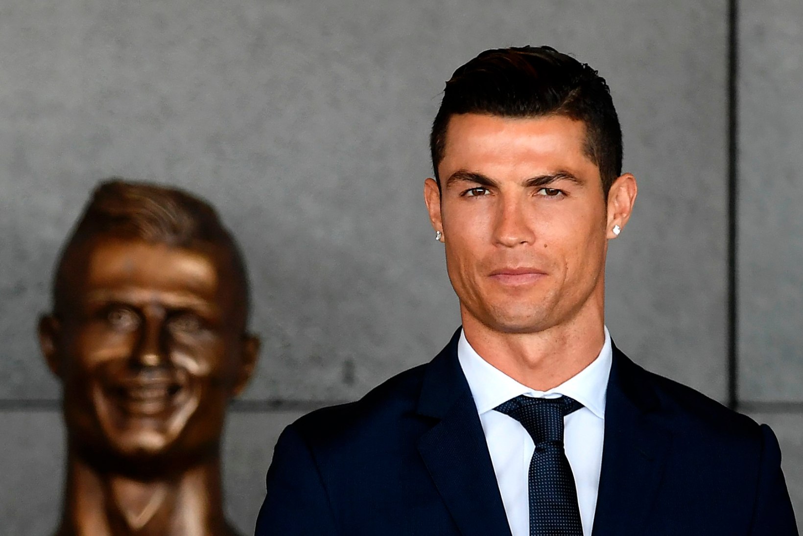 TWITTERIMÖLL | Maailma parimast jalgpallurist Ronaldost vormiti eriti ebaõnnestunud büst