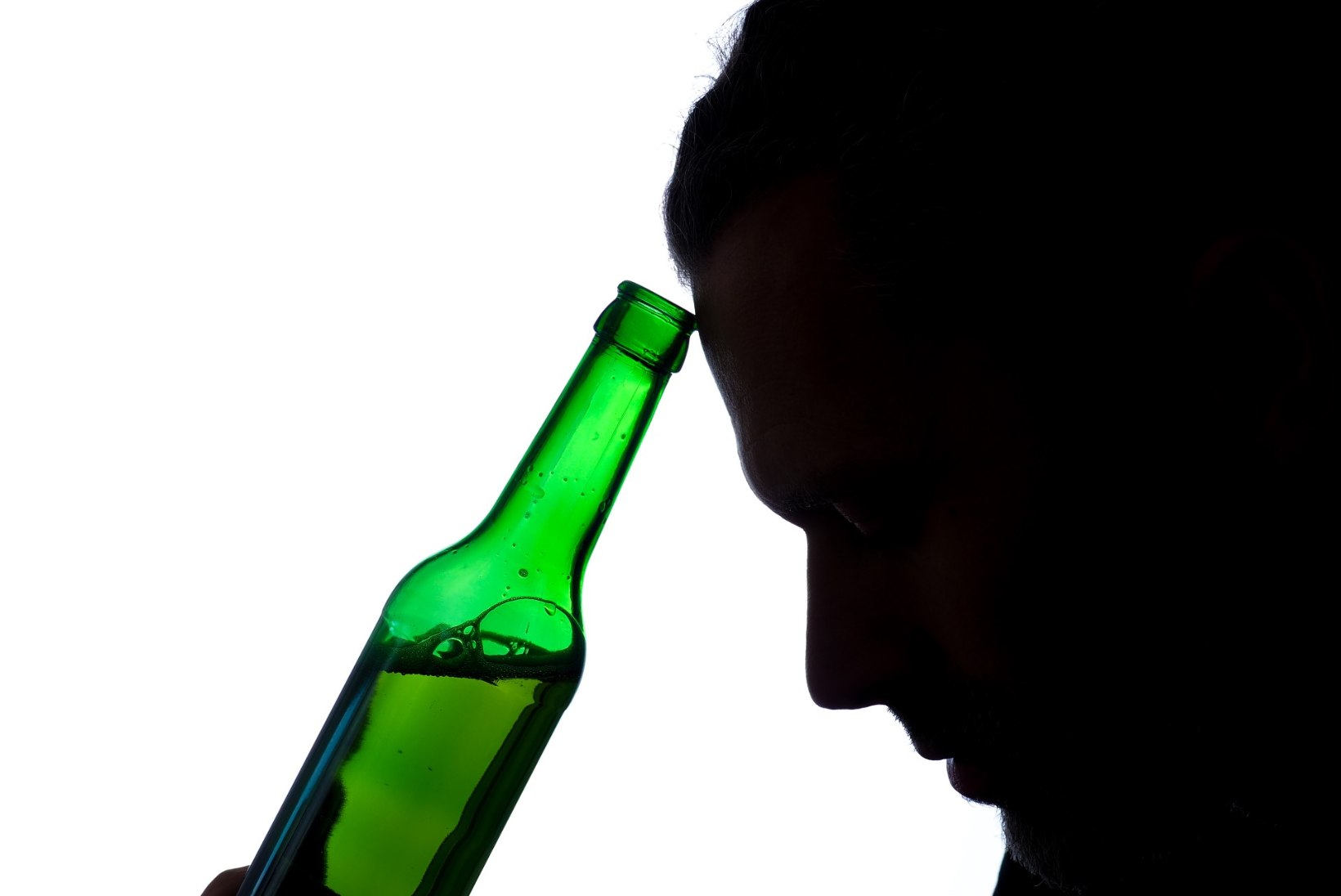 Uuring: pea pooli eestlasi on kahjustanud kaaslaste alkoholi liigtarvitamine