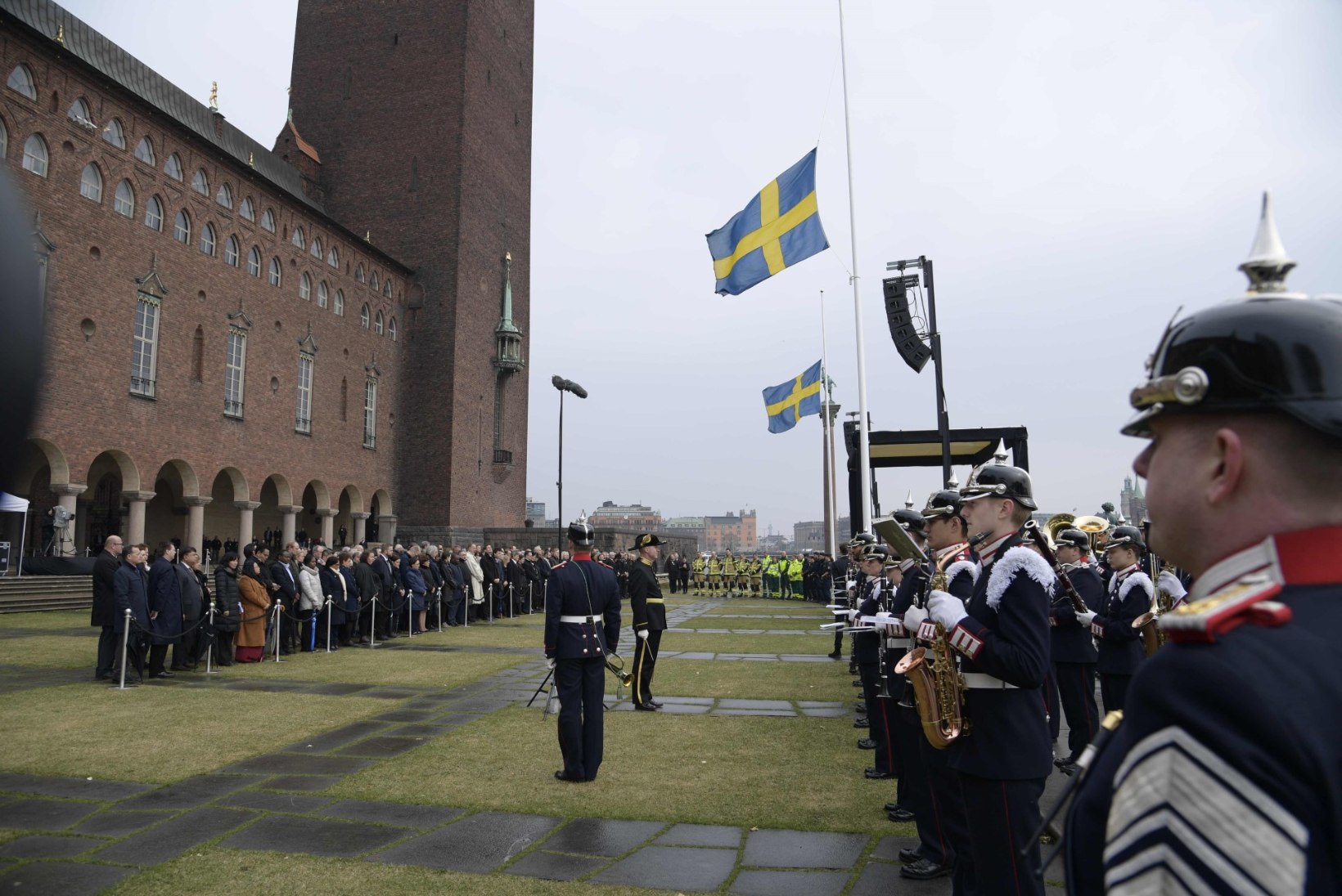 FOTOD | Rootsis korraldati terroriohvrite mälestuseks leinaseisak