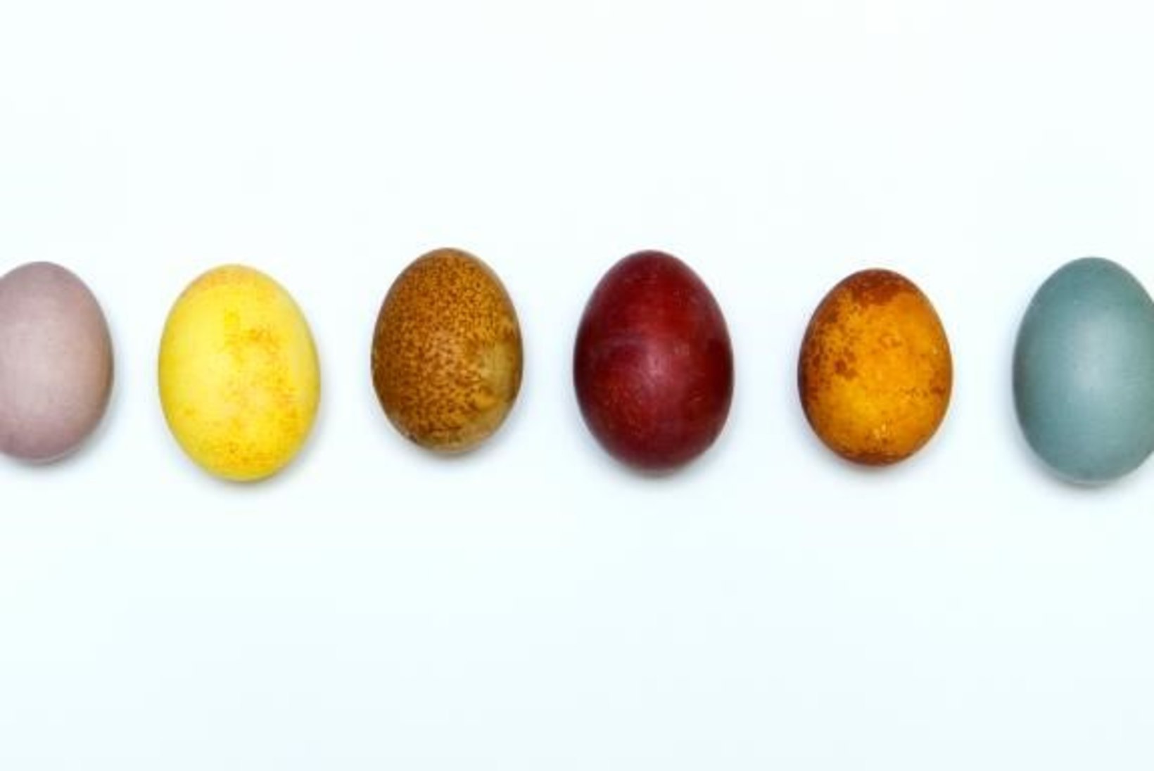 8 näpunäidet, kuidas värvida mune keemiata!