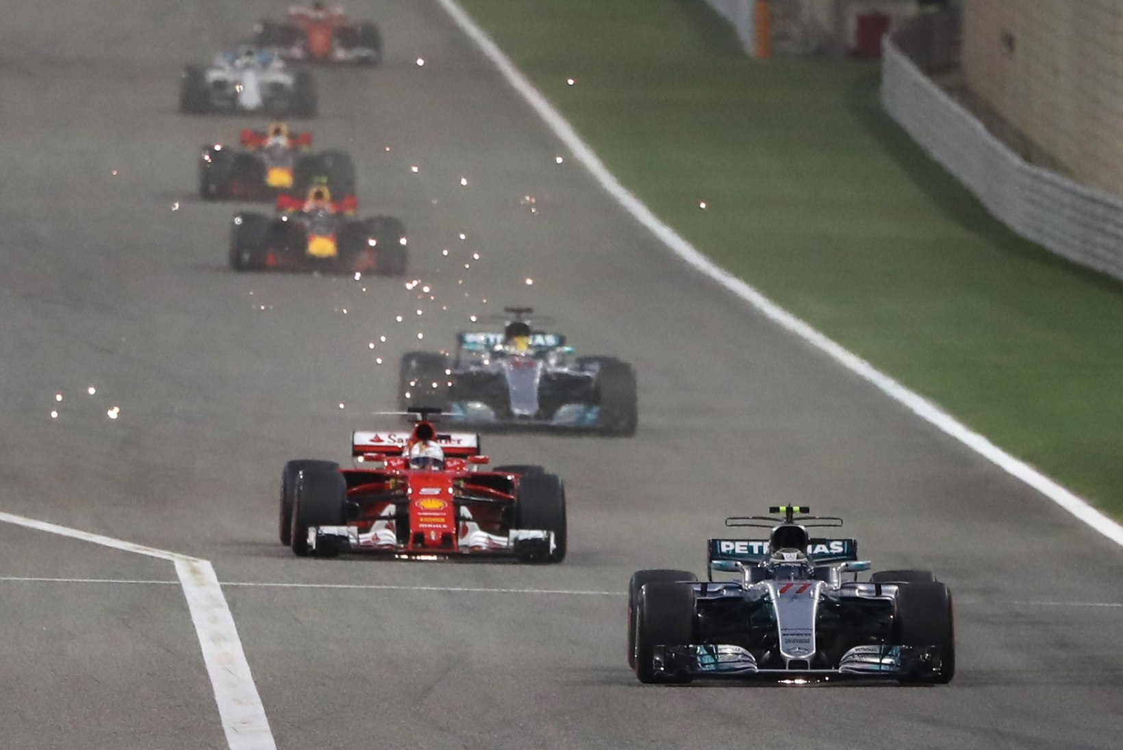 VIDEO | F1 hooaja intrigeerivaim võistlus: vihane nooruk, kummaline kokkupõrge ja karistus liiga aeglaselt sõitmise eest 