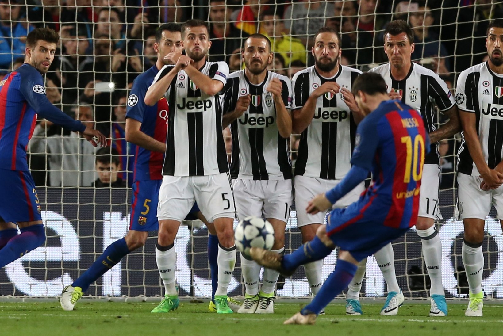 Torino Juventuse raudbetoonkaitse lämmatas FC Barcelona ja kuulutas Kataloonia suurklubi ajastu lõppu