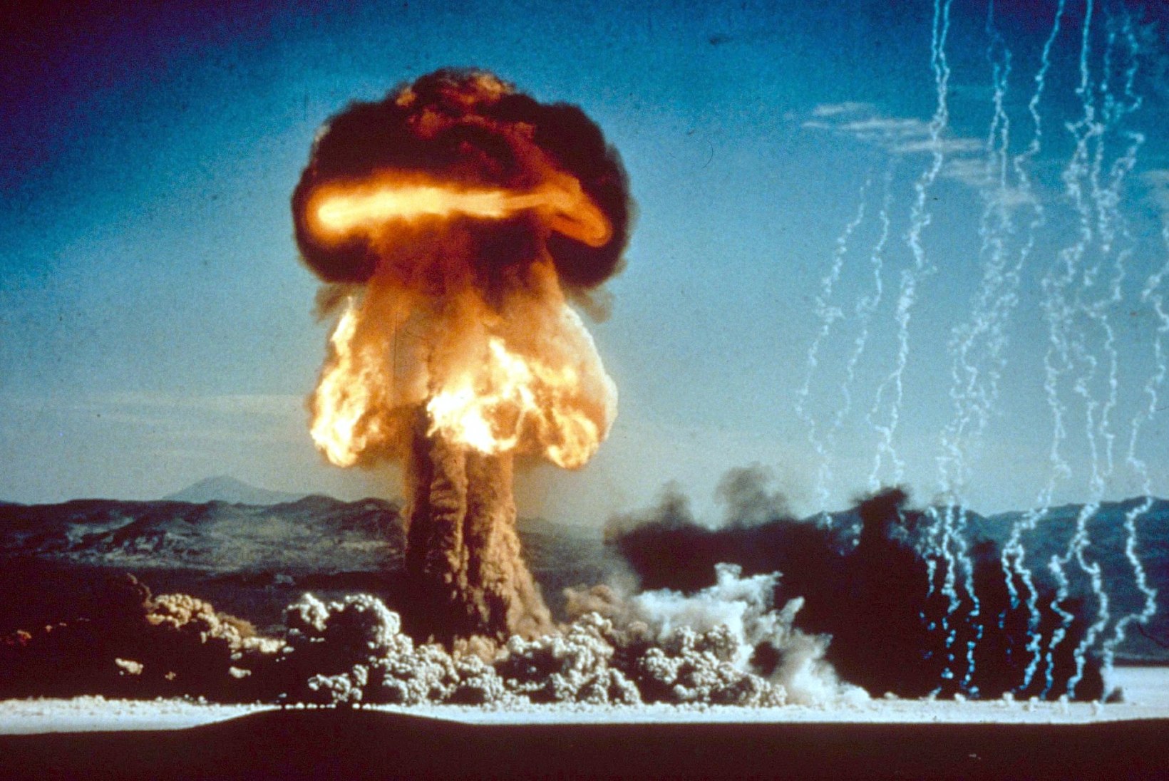 Välk ja (tuumapommi)pauk! Põhja-Korea jäi tuumapolügonil vahele eriti kummalise meelelahutusega