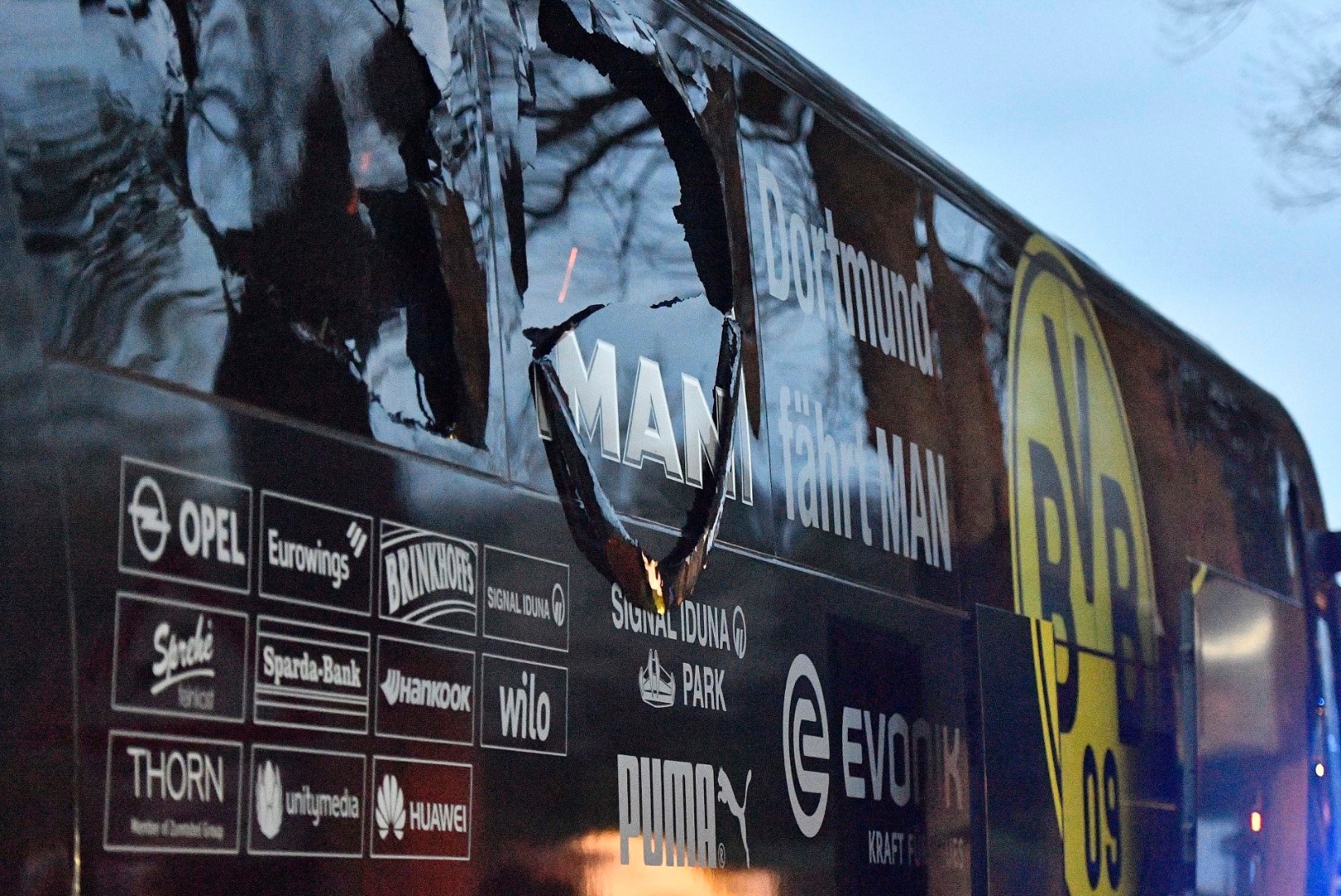 Dortmundi Borussia bussirünnakus süüdistatakse 28aastast Venemaa ja Saksamaa kodakondset, kelle motiiviks oli raha