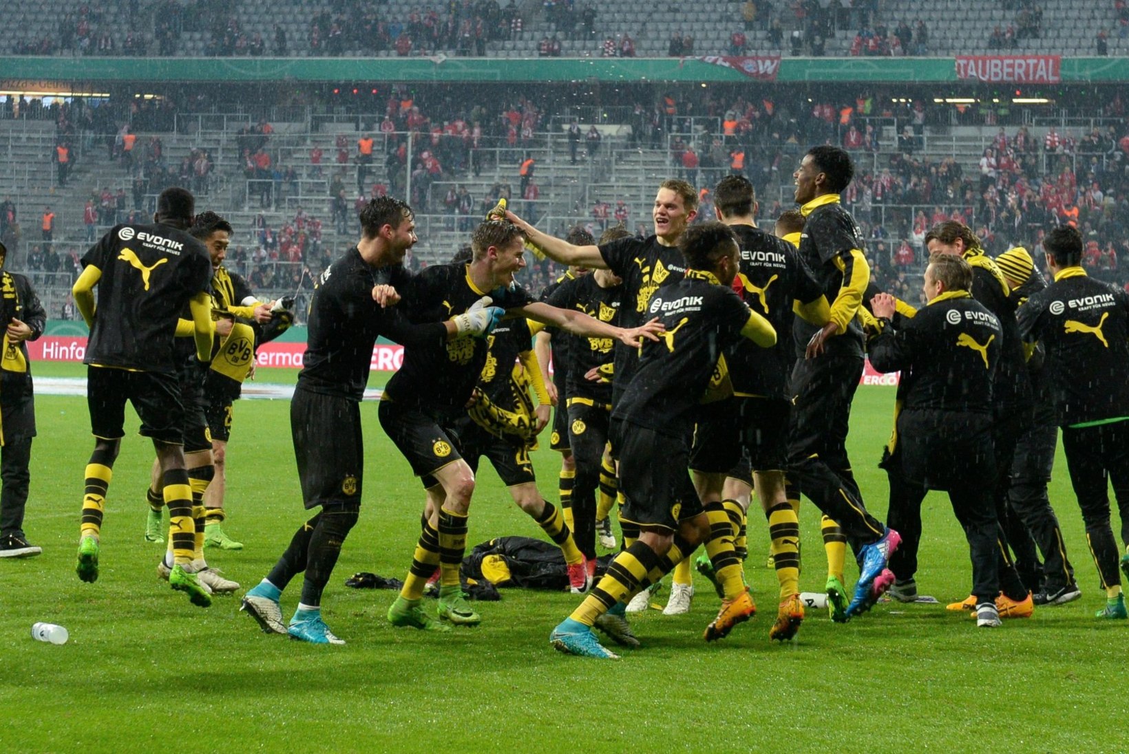 NII SEE JUHTUS | Sport 26.04: Dortmund tümitas poolfinaalis Bayernit, Kontaveit sai ajaloolise võidu
