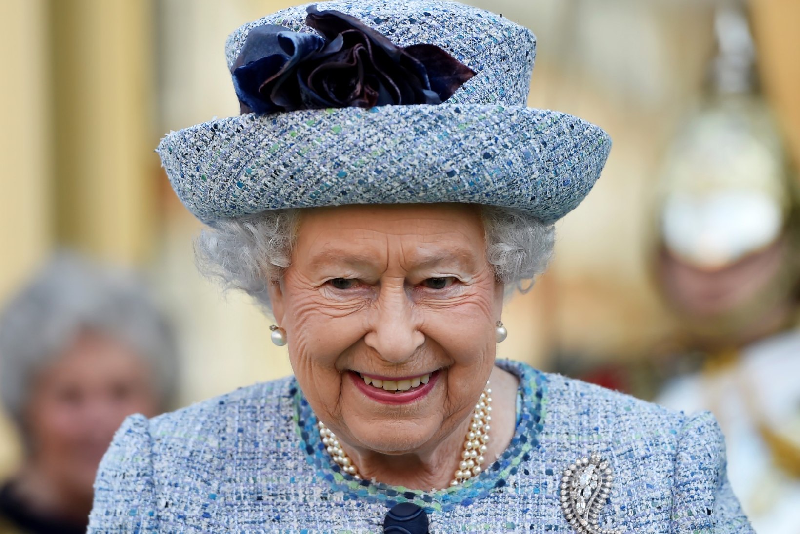 Paljastus: see maiuspala on kuninganna Elizabeth II-l igal reisil kaasas