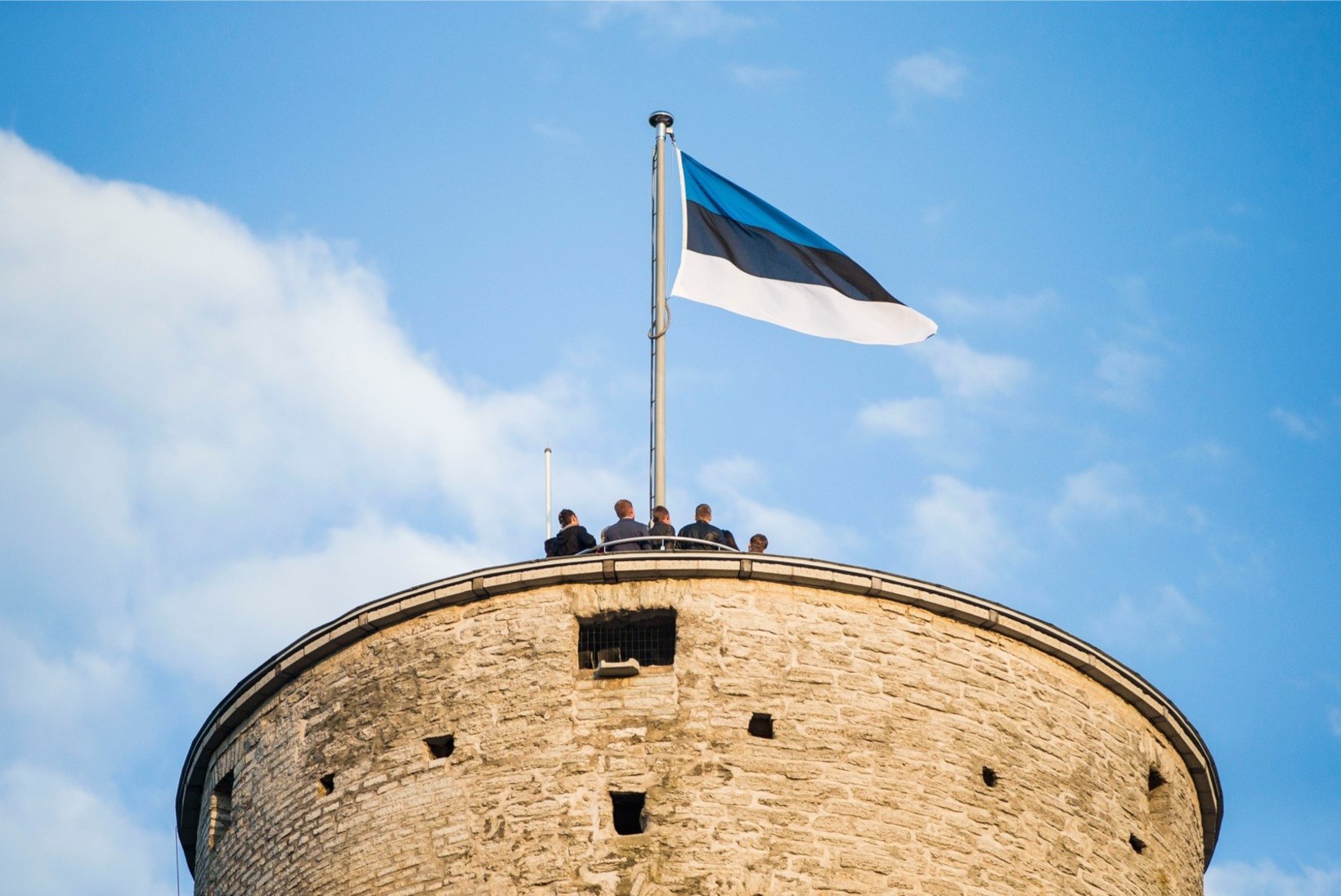OHHOO! Homme õhtul rullitakse Audentese saalis lahti maailma suurim Eesti lipp!