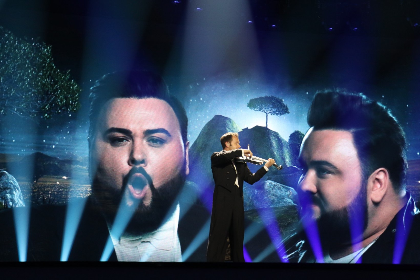 SUUR GALERII | Piilu Eurovisioni teise poolfinaali lavaproovi, kus ka Koit ja Laura üles astusid