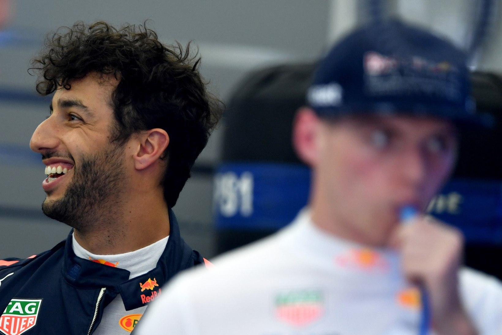 Daniel Ricciardo manitseb noorukest tiimikaaslast: Verstappen peaks vanemaid sõitjaid rohkem kuulama