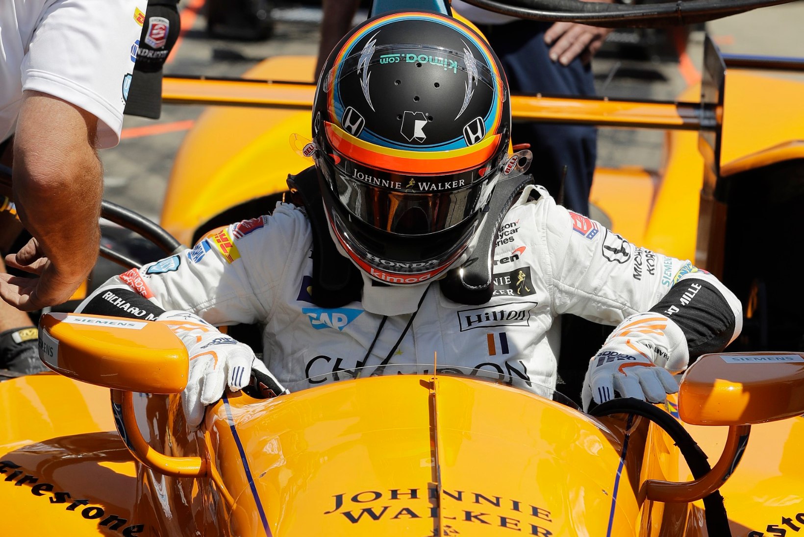 Fernando Alonso näitab IndyCari roolis head kiirust