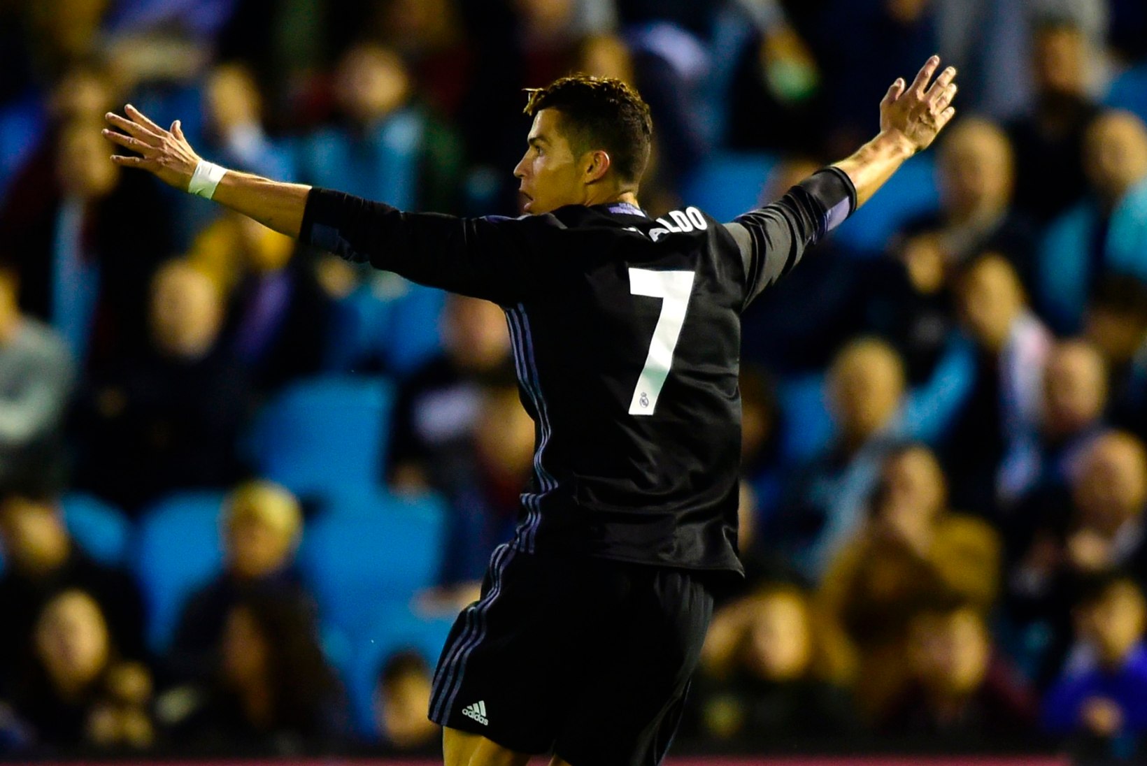 Ronaldo lõi kaks väravat ja viis Reali ihaldatud tiitlist vaid ühe punkti kaugusele