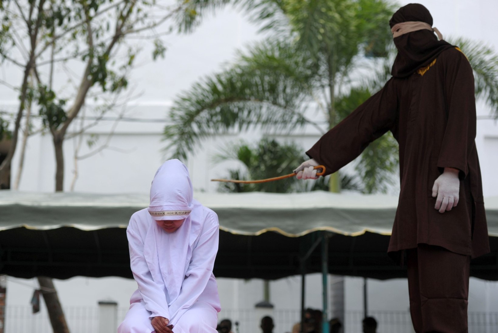 Indoneesias karistas šariaadikohus geipaari 170 kepihoobiga