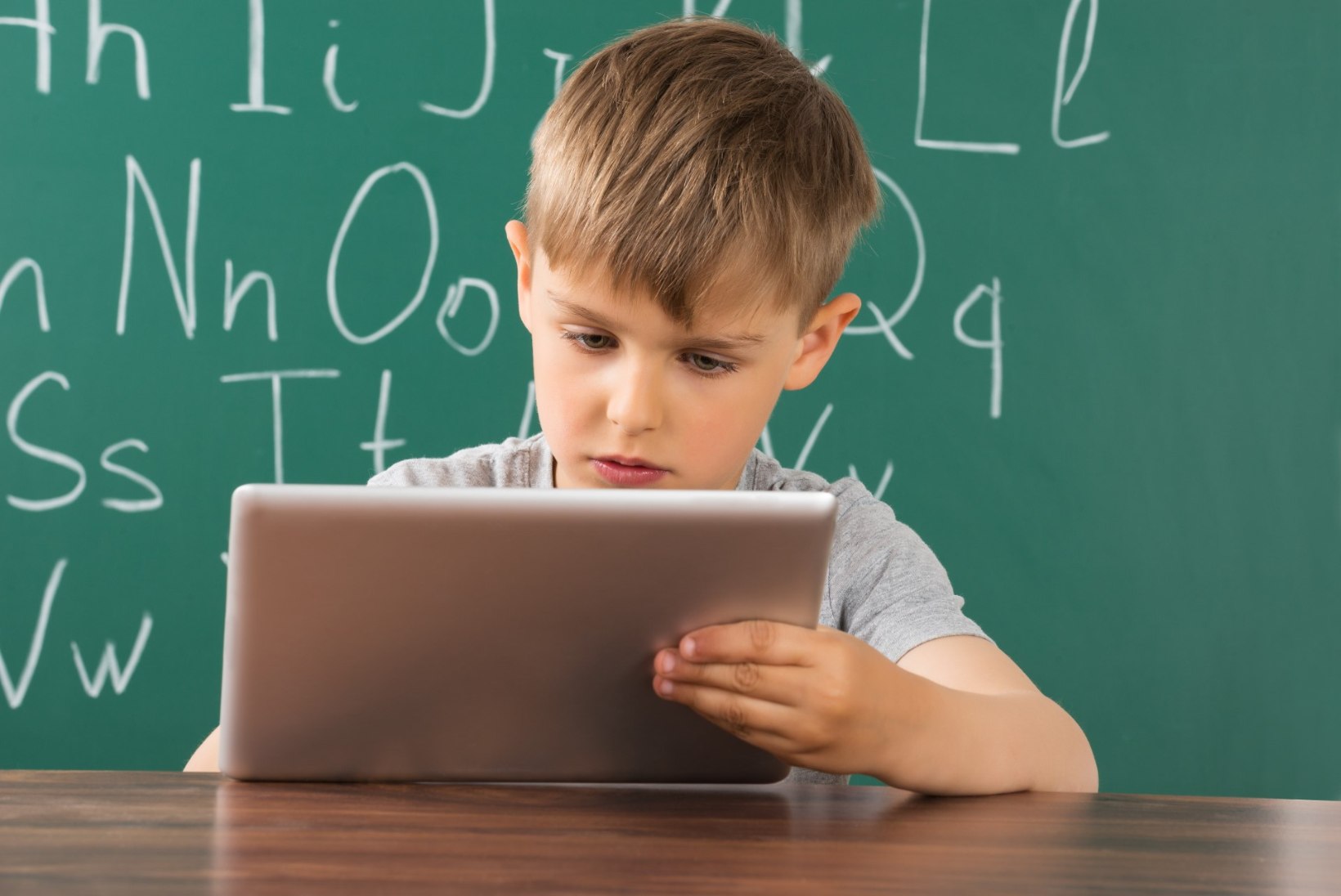 Kas tead, millega laps internetis tegeleb?