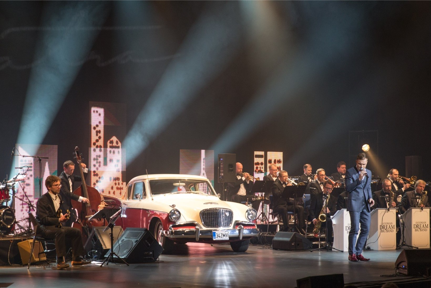 GALERII | Ott Lepland ja Kadri Voorand pälvisid Sinatra kontserdil publiku vaimustatud ovatsioone