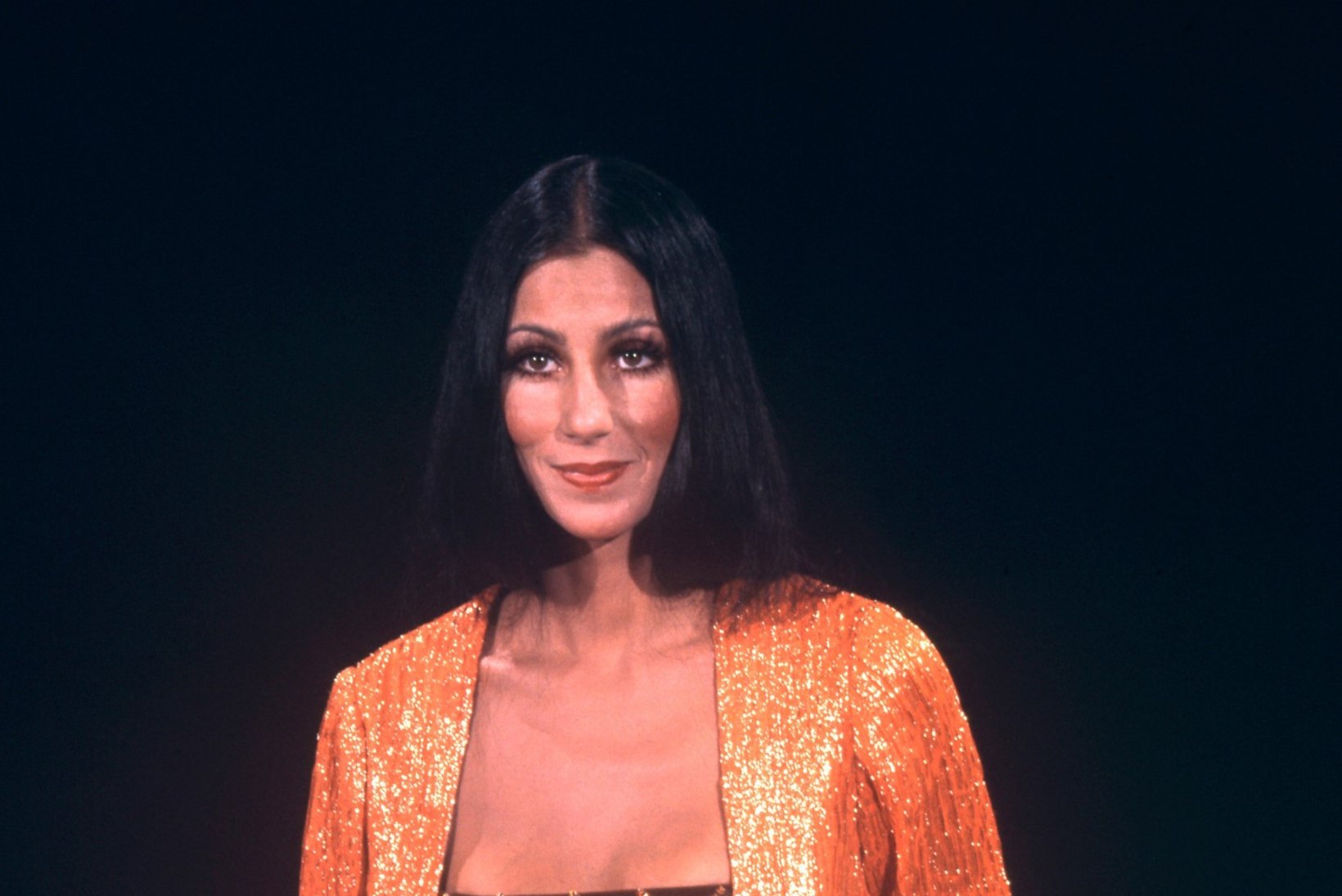 IGAVESTI NOOR: supervormis Cher näitas rinnapartiid