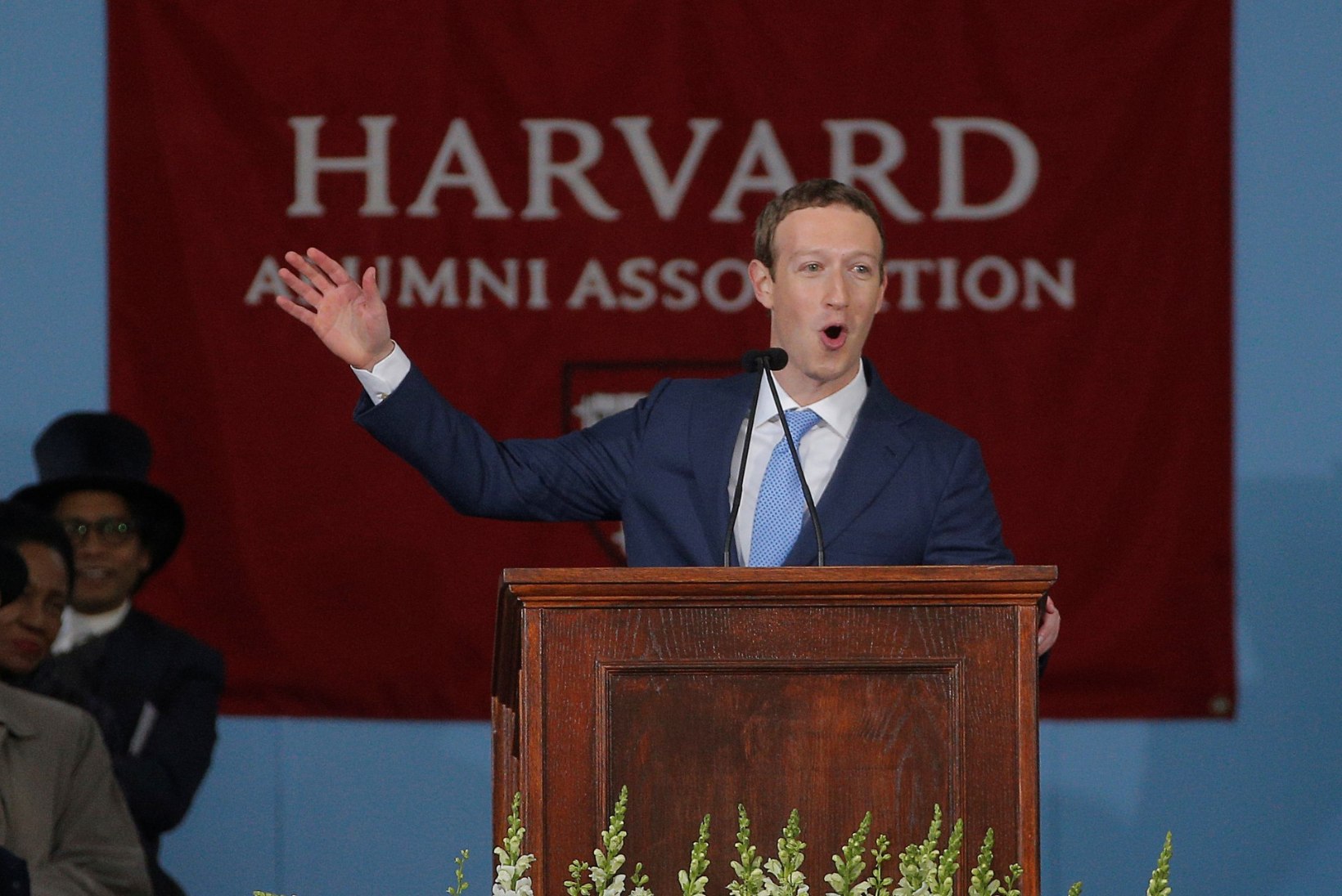 12 aastat tagasi Harvardi pooleli jätnud Mark Zuckerberg sai viimaks diplomi