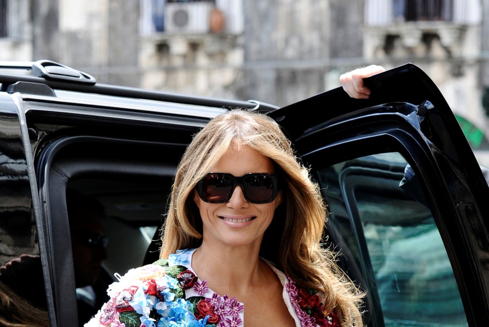 FOTO | Keskmine eestlane peab neli aastat tööd tegema, et Melania Trumpi jakki osta