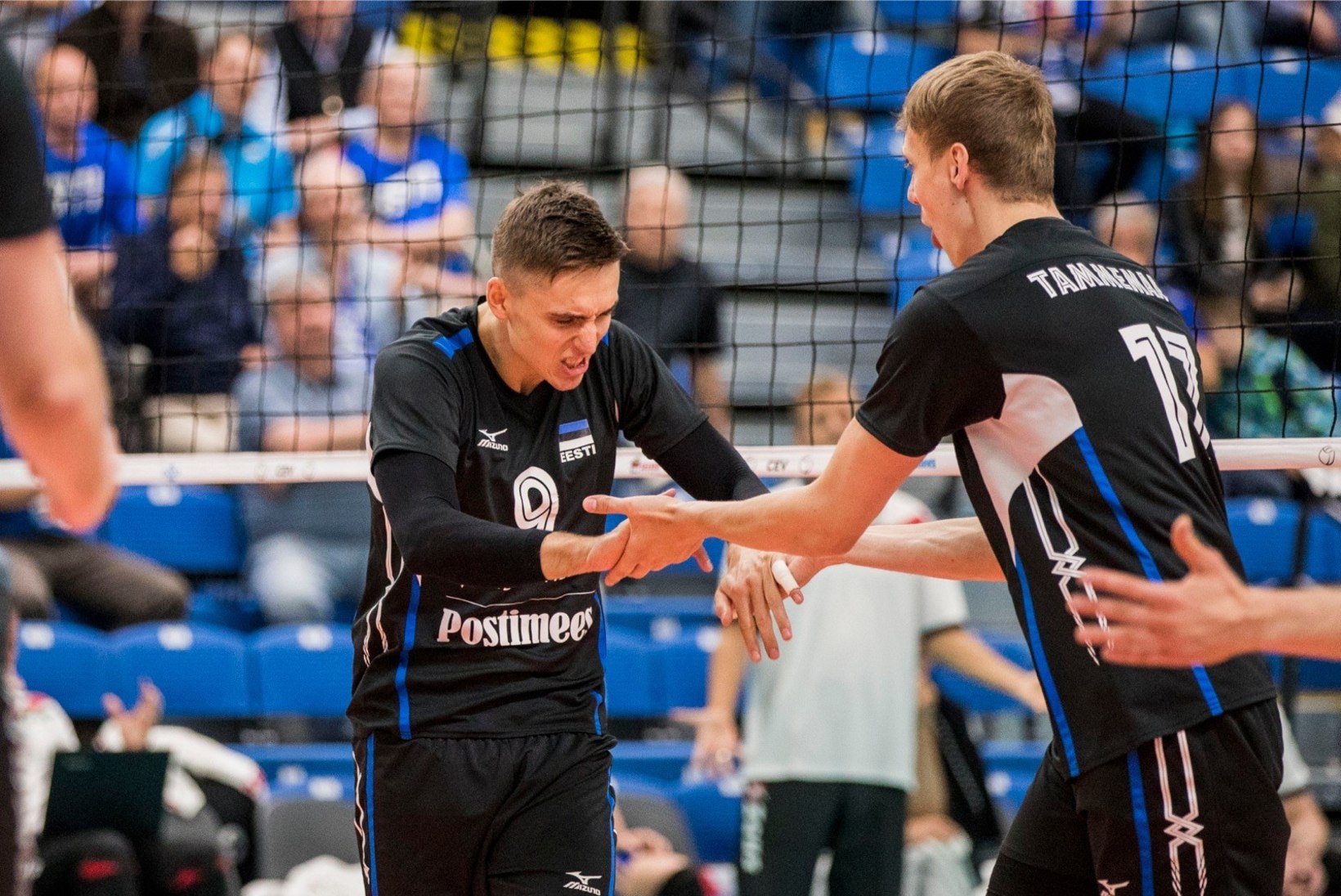 GALERII | SUPER! Eesti võrkpallikoondis alistas hõimuvennad ning astus ajaloolisele MM-piletile sammu lähemale