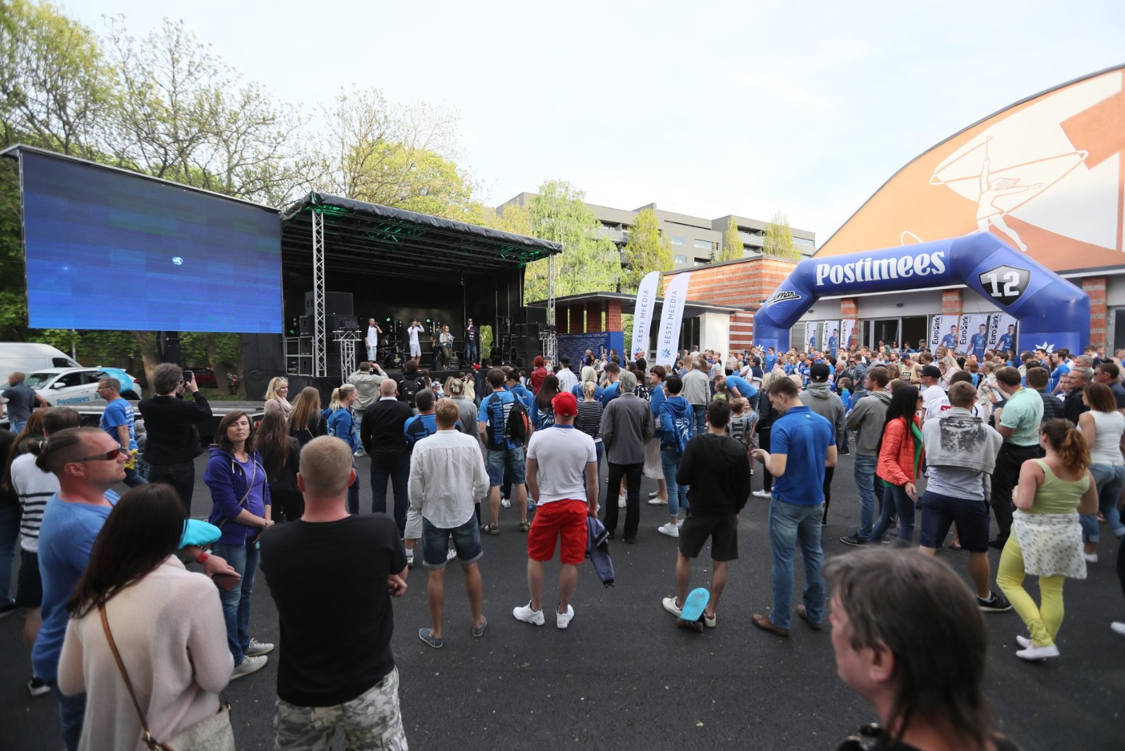 ÕHTULEHE GALERII | Eesti - Venemaa võrkpallilahing tõmbas Kalevi spordihalli ümber möllu käima