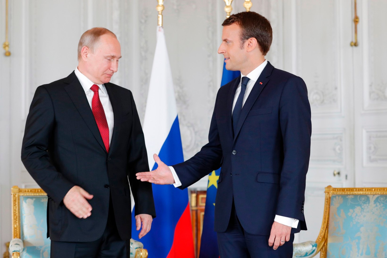 FOTOD | Emmanuel Macron kohtus Versailles' lossis Vladimir Putiniga