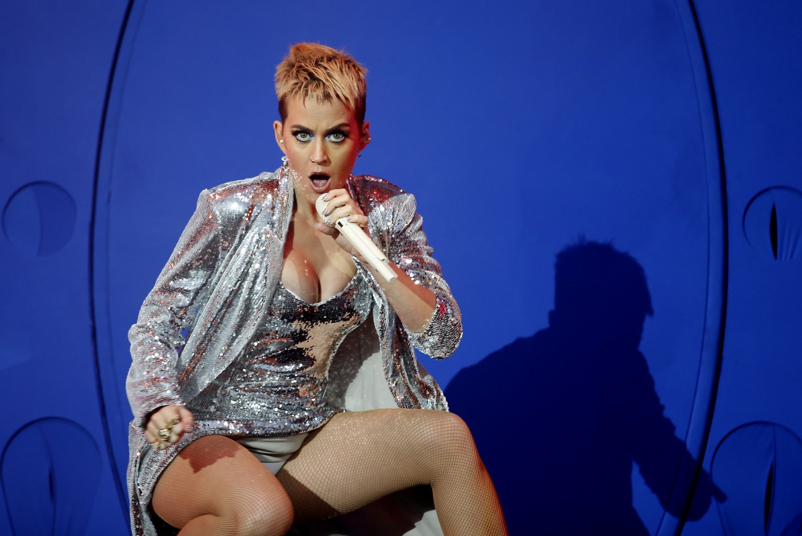 Katy Perry välgutas kontserdil hargivahet