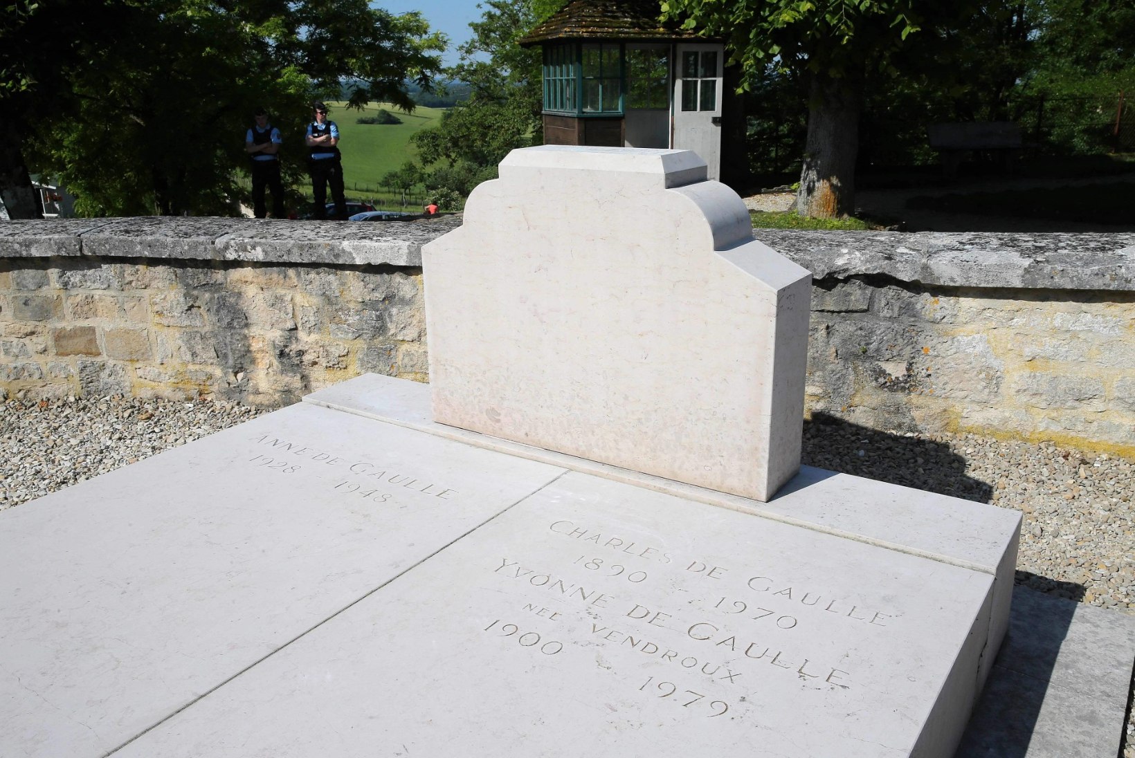 Vandaal lõhkus de Gaulle’i hauda