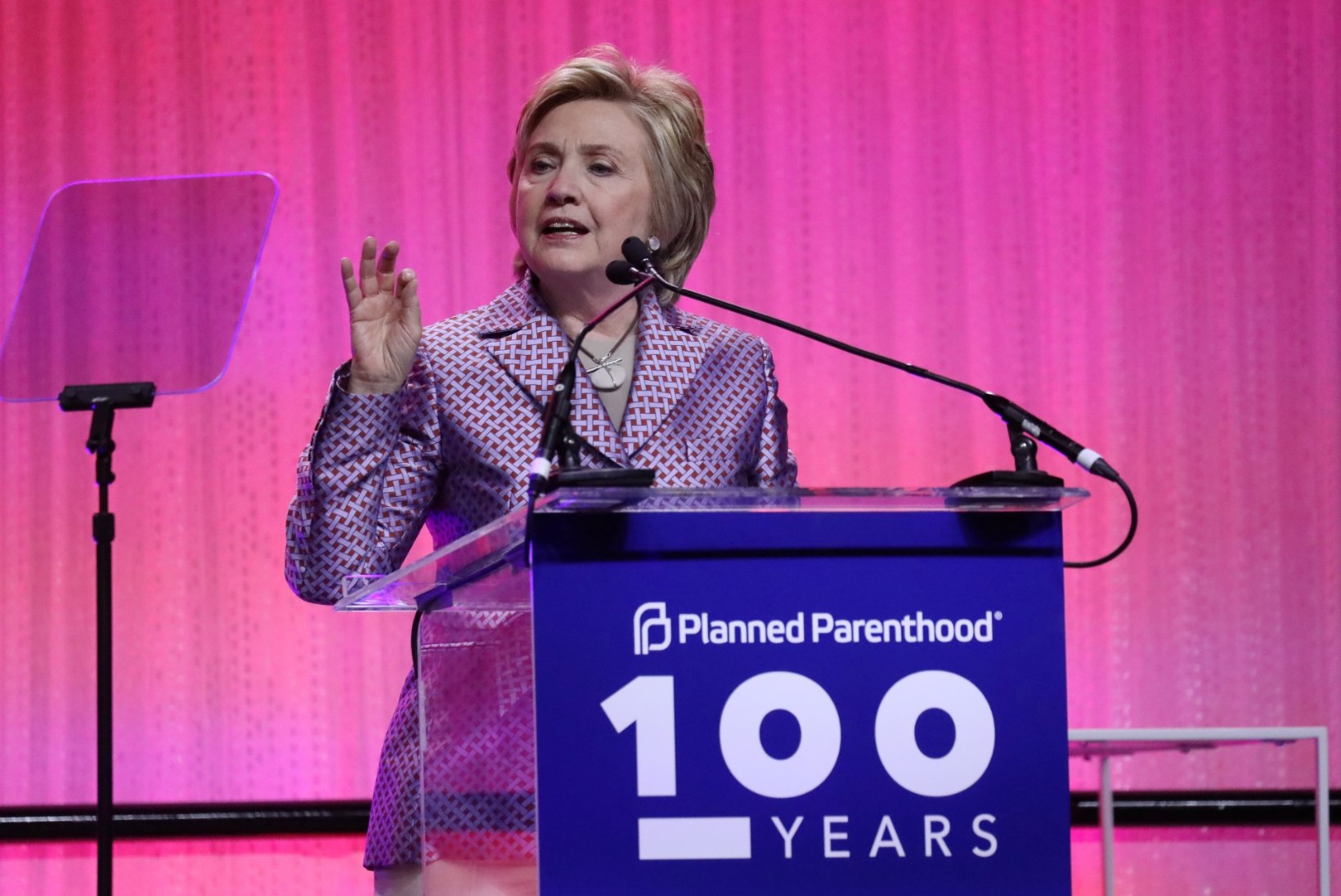 Hillary Clinton: "Olen osa vastupanuliikumisest!"