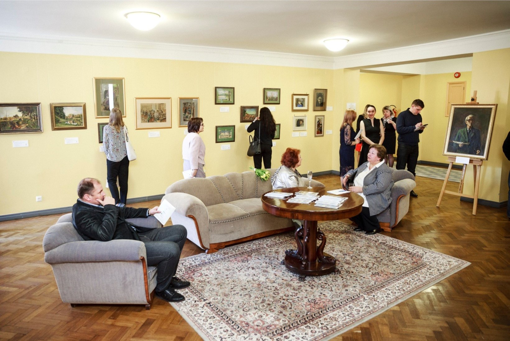 GALERII | Riigikogus avati Ivan Sokolovi kunstinäitus