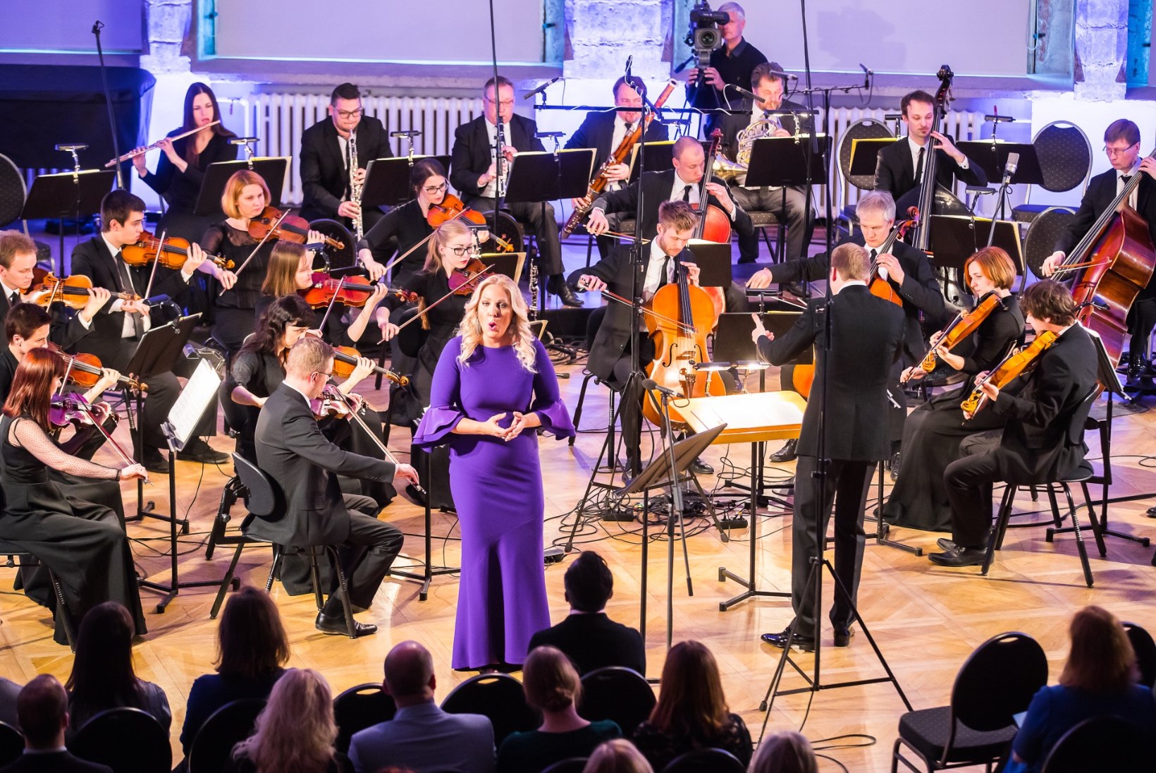 FOTOD | Elu parimas vormis Annely Peebo esines Tallinna Filharmoonia hooaja lõppkontserdil