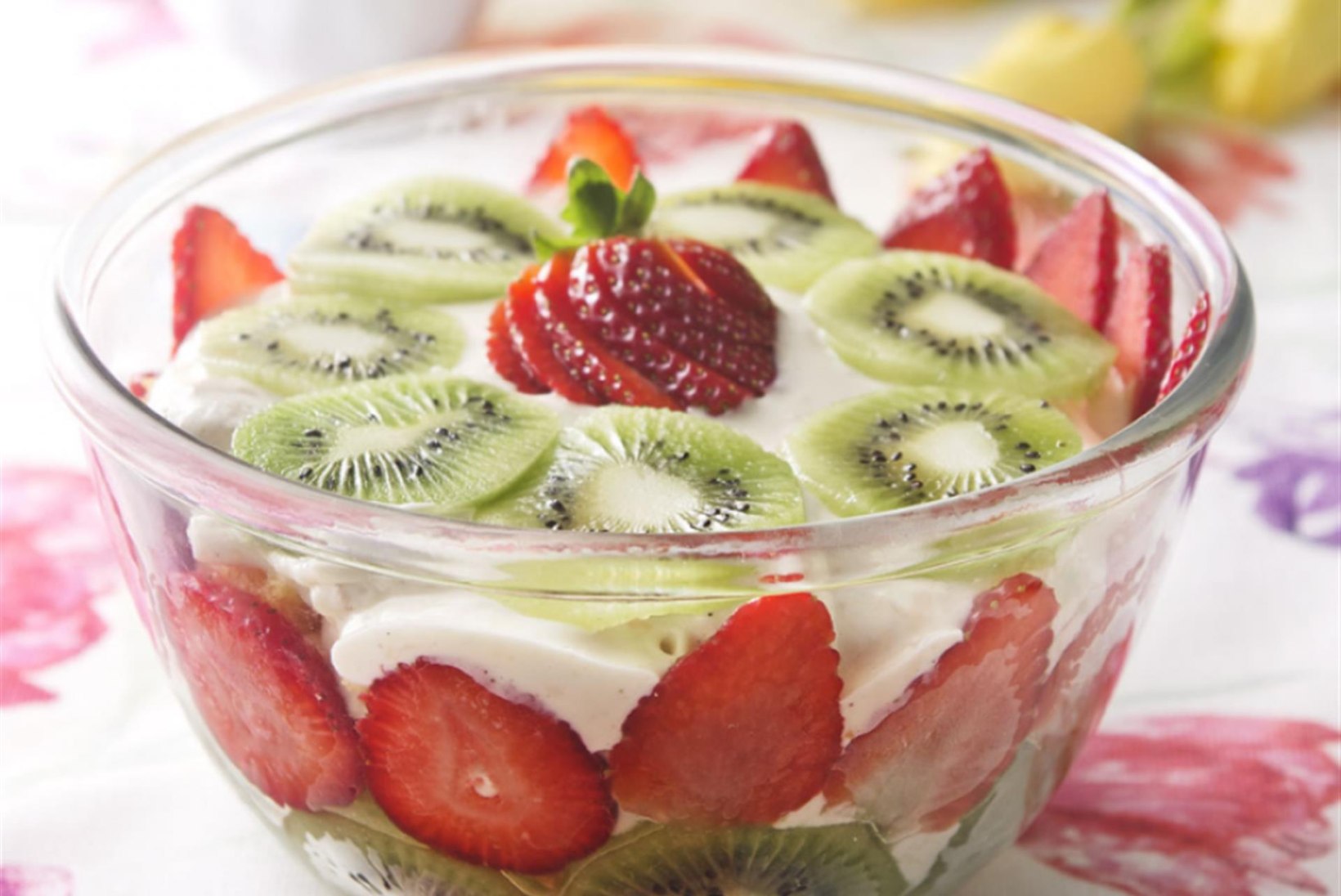 Kausikook puuvilja ja maasikatega