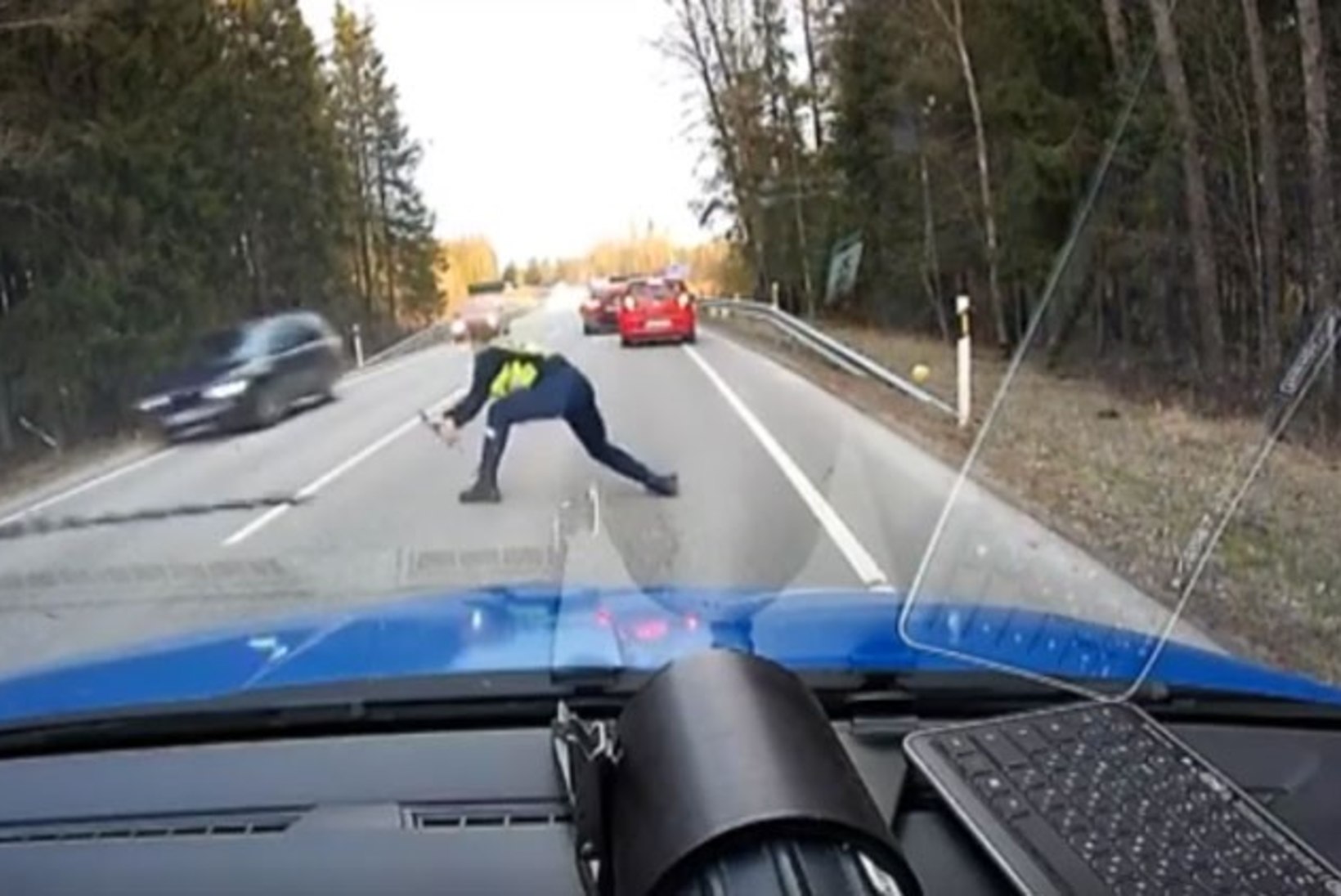 VIDEO | Politsei peatas "siili" abil põgeneva roolijoodiku