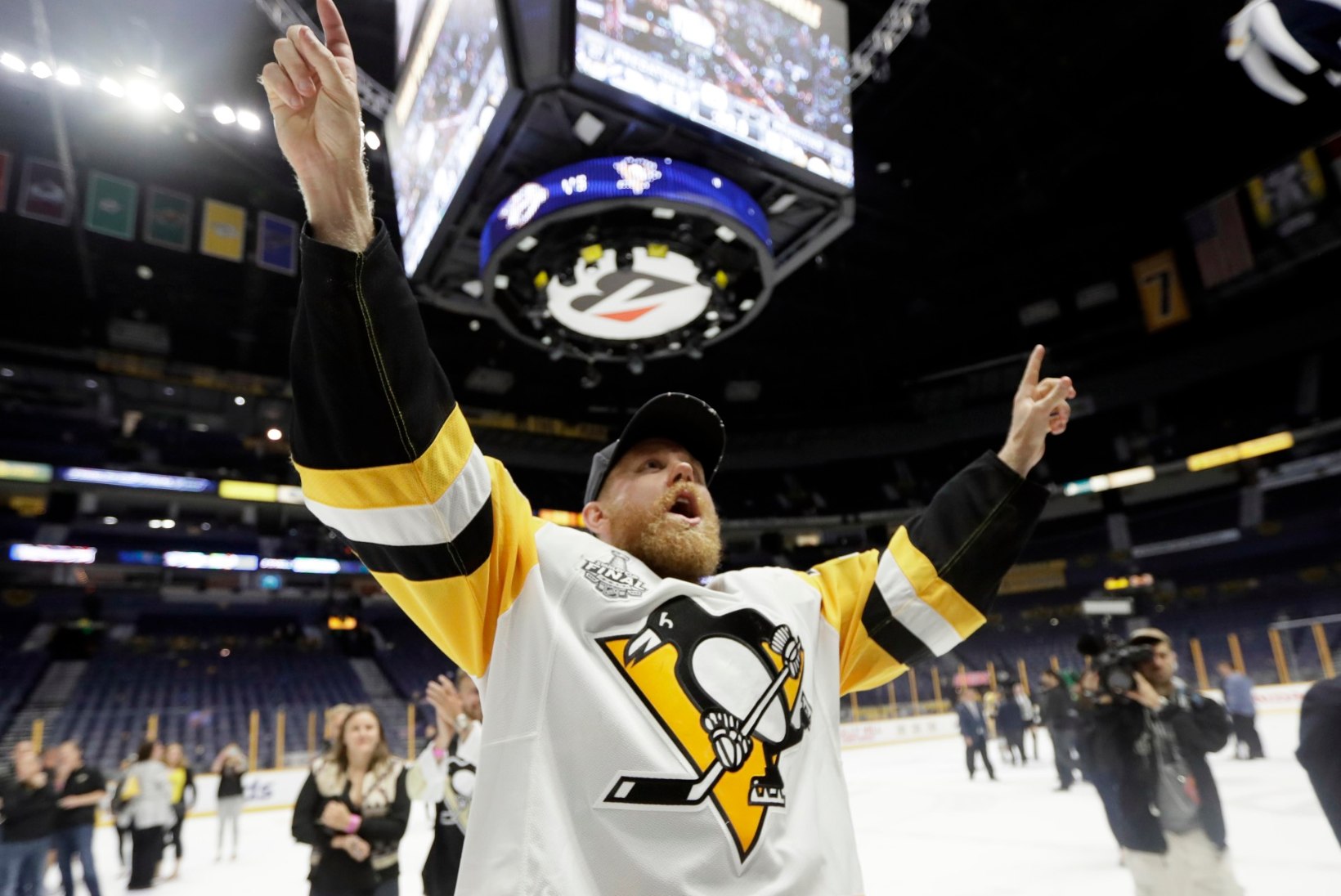 VIDEO ja GALERII | Võimsad pingviinid krooniti teist aastat järjest NHLi tšempioniks