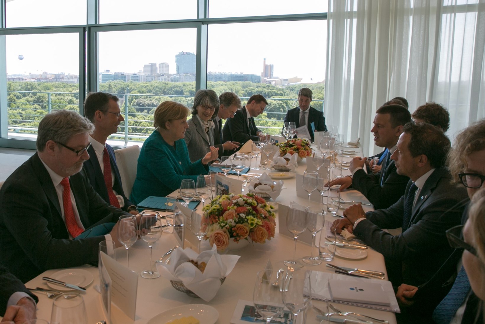 GALERII | Ratas kohtumisel Merkelile: turvaline ja edukas Euroopa on meie ühine huvi