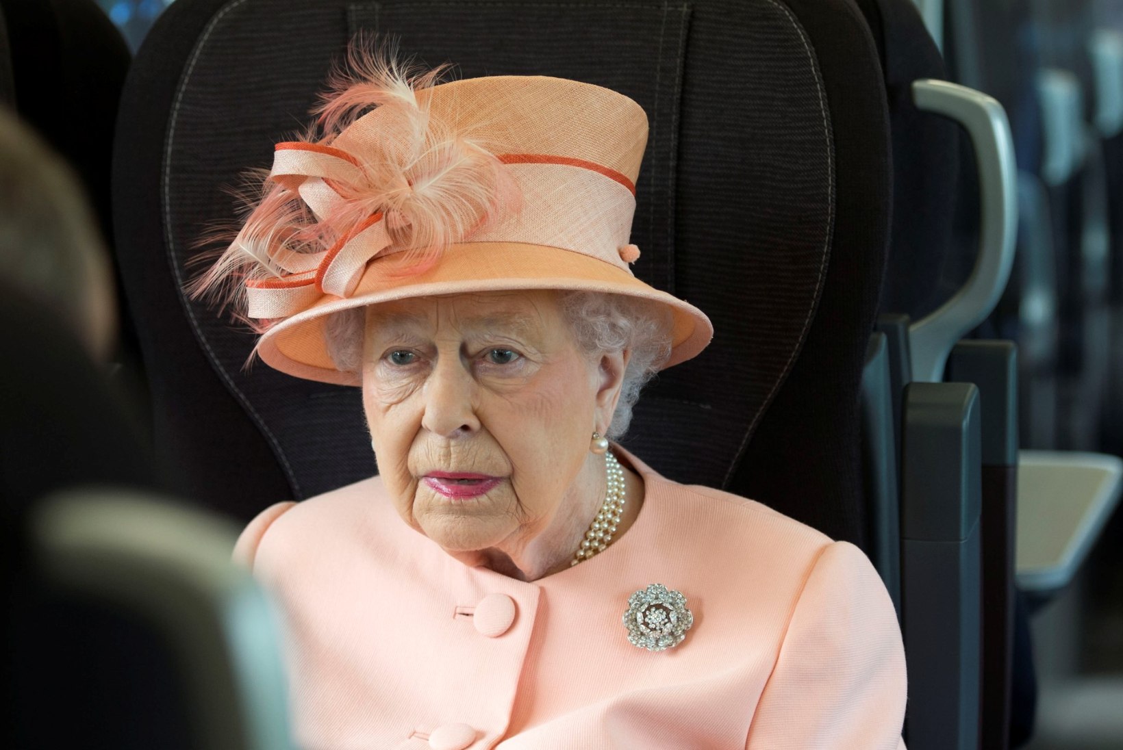 Elizabeth II kordas kuninganna Victoria 175 aasta tagust rongisõitu