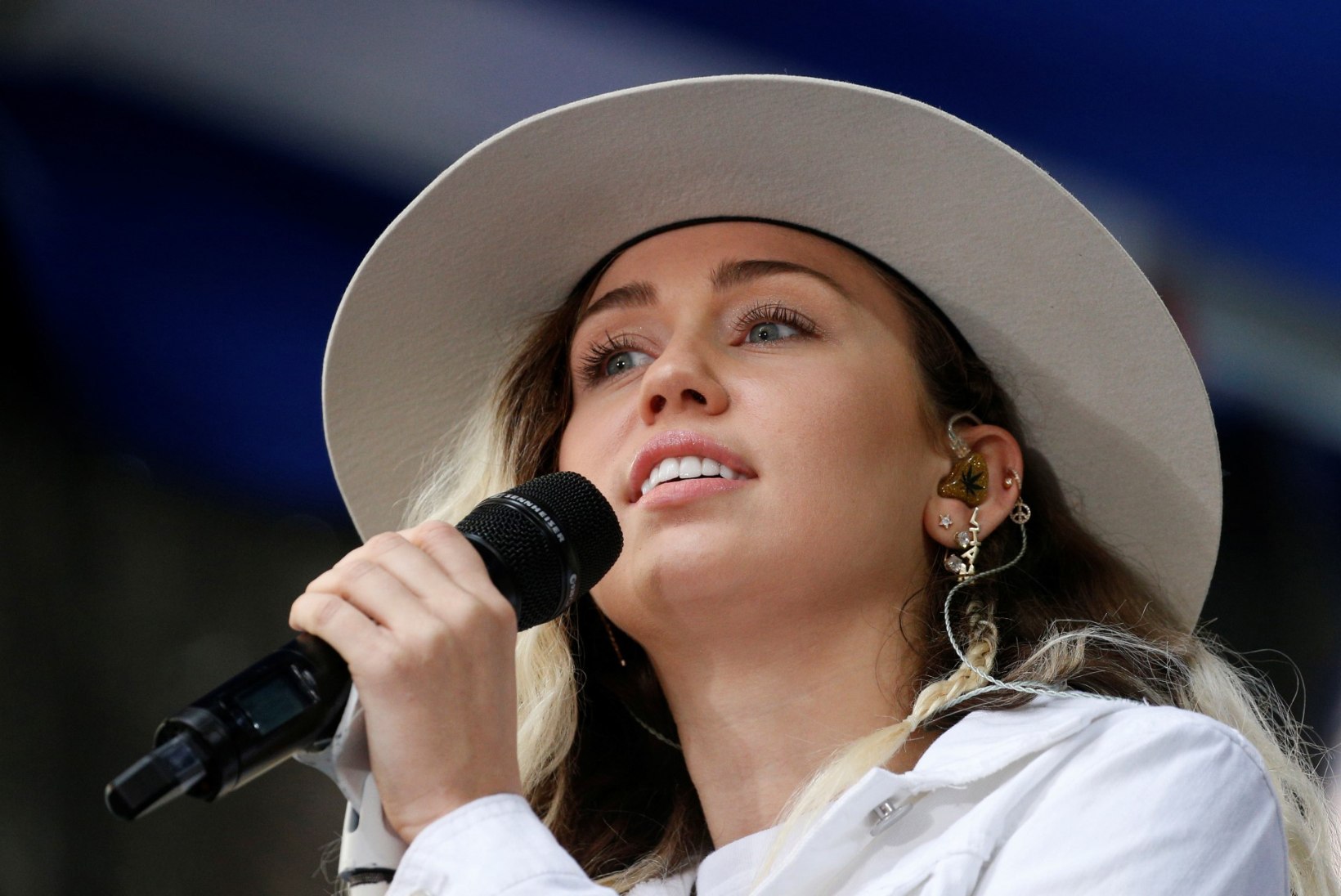 ÄGE VIDEO | Miley Cyrus ja Jimmy Fallon metroos tänavamuusikutena!