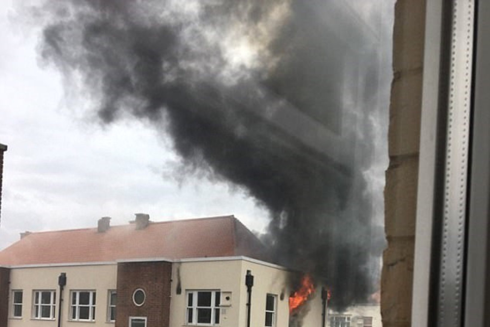 Paanika Londonis: jälle suur tulekahju elumajas